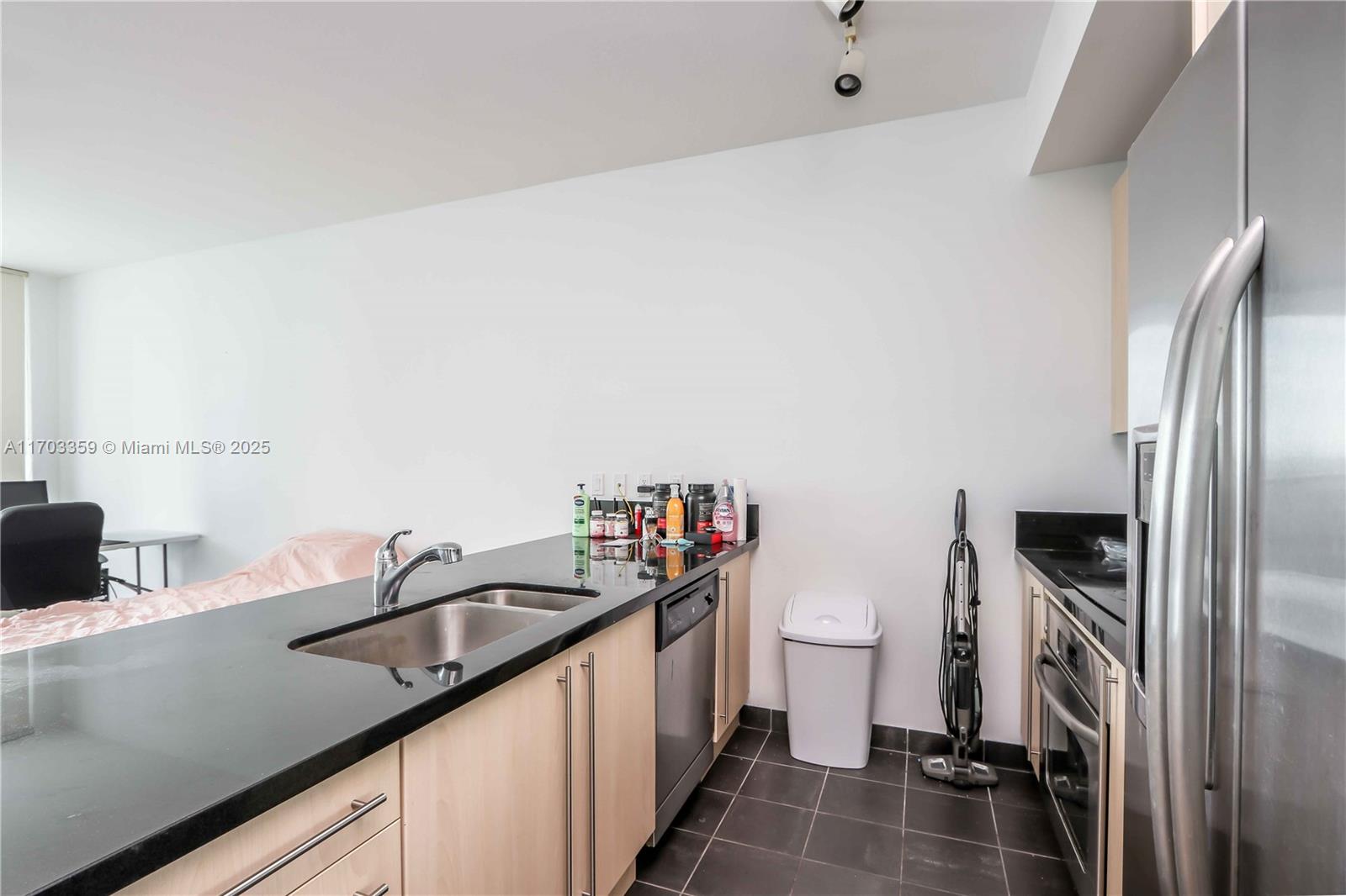 79 SW 12th St Unit: 3002-S