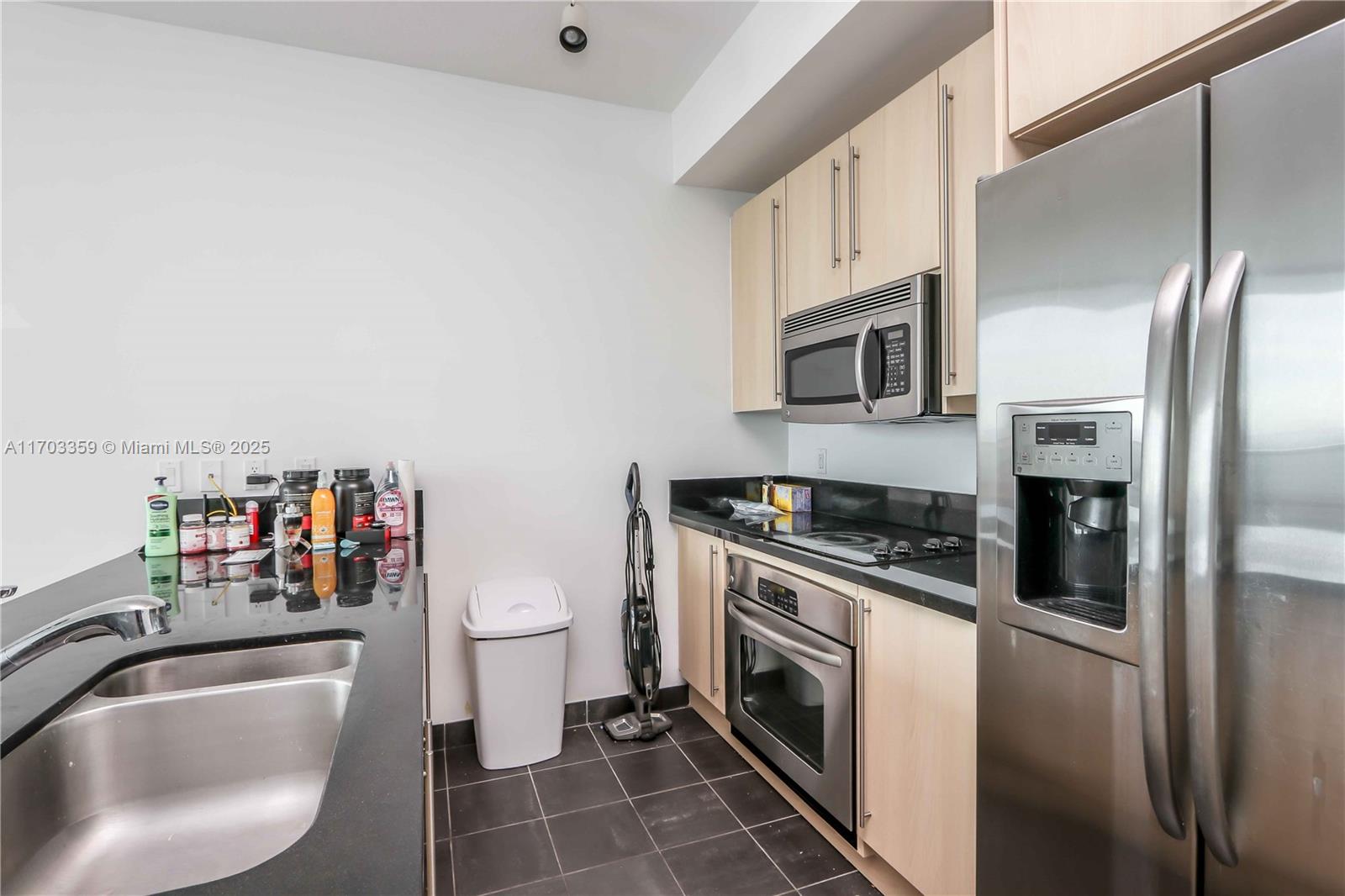 79 SW 12th St Unit: 3002-S