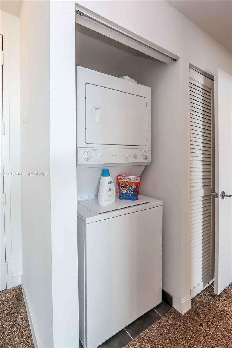 79 SW 12th St Unit: 3002-S