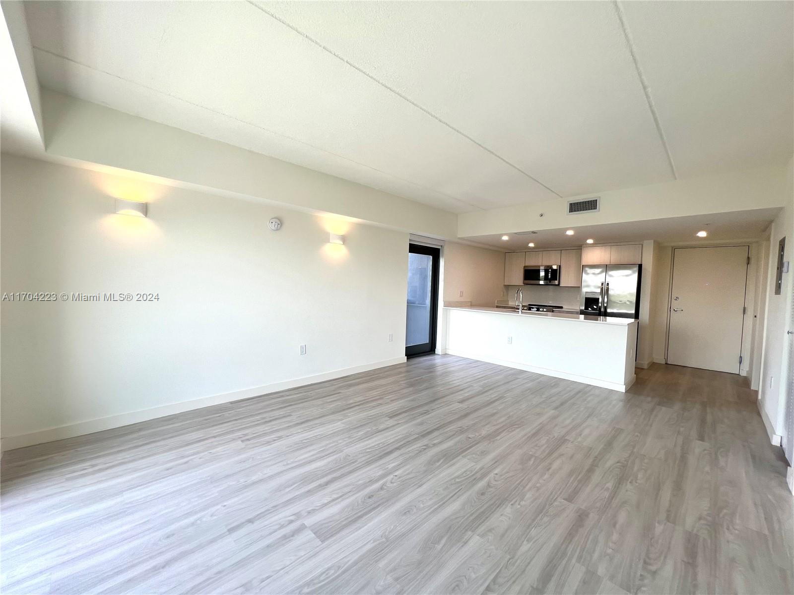 2285 SW 27th St # 202