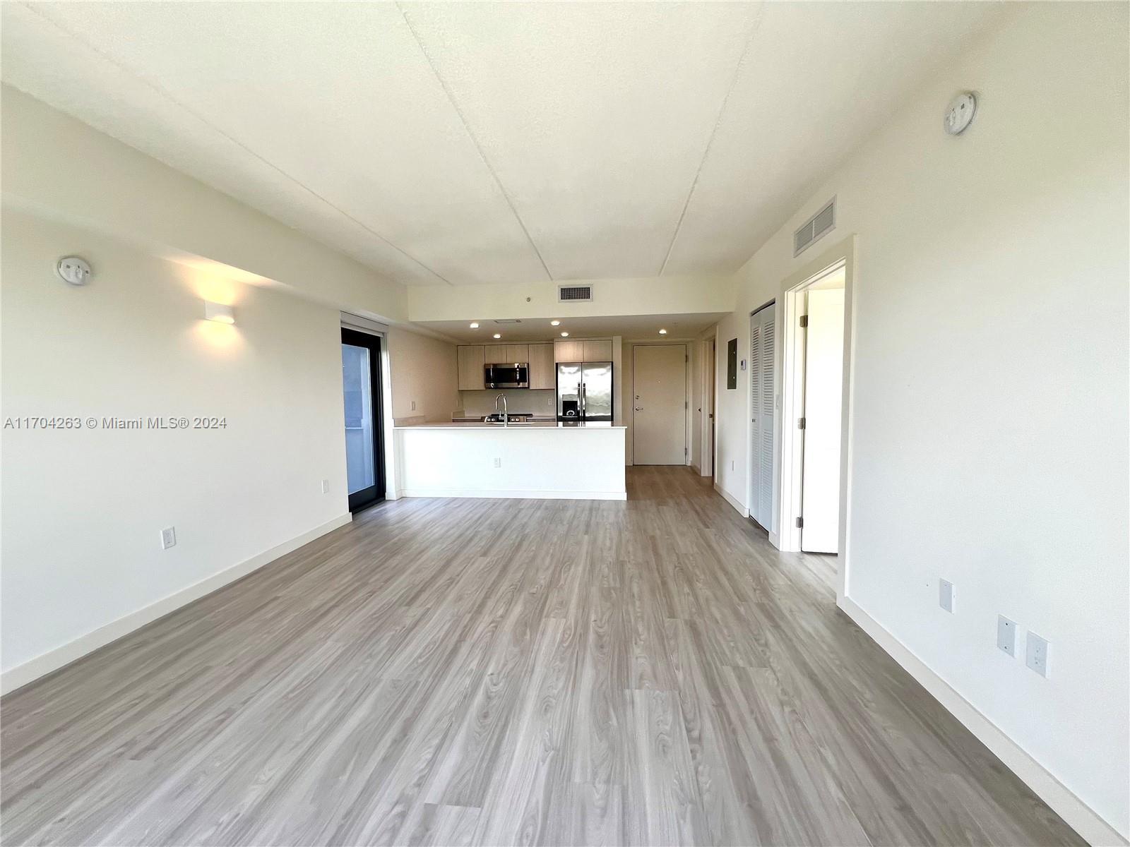 2285 SW 27th St # 402