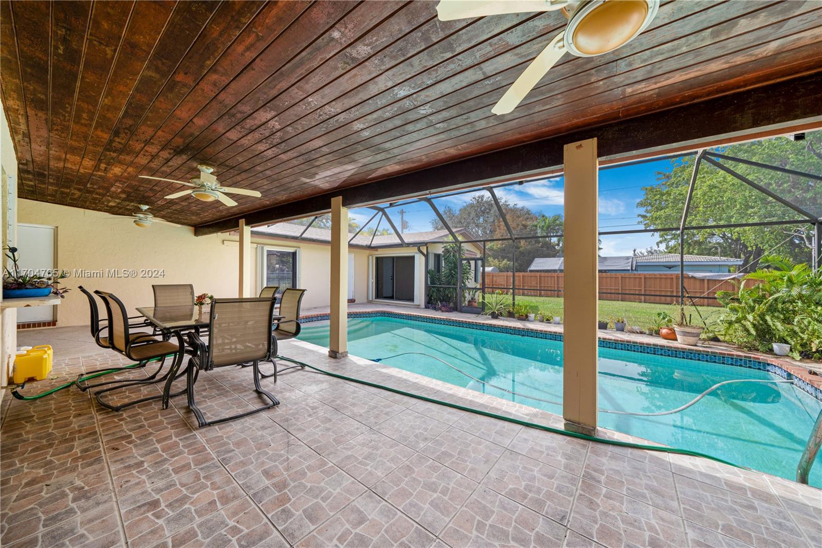 17600 SW 84th Ct