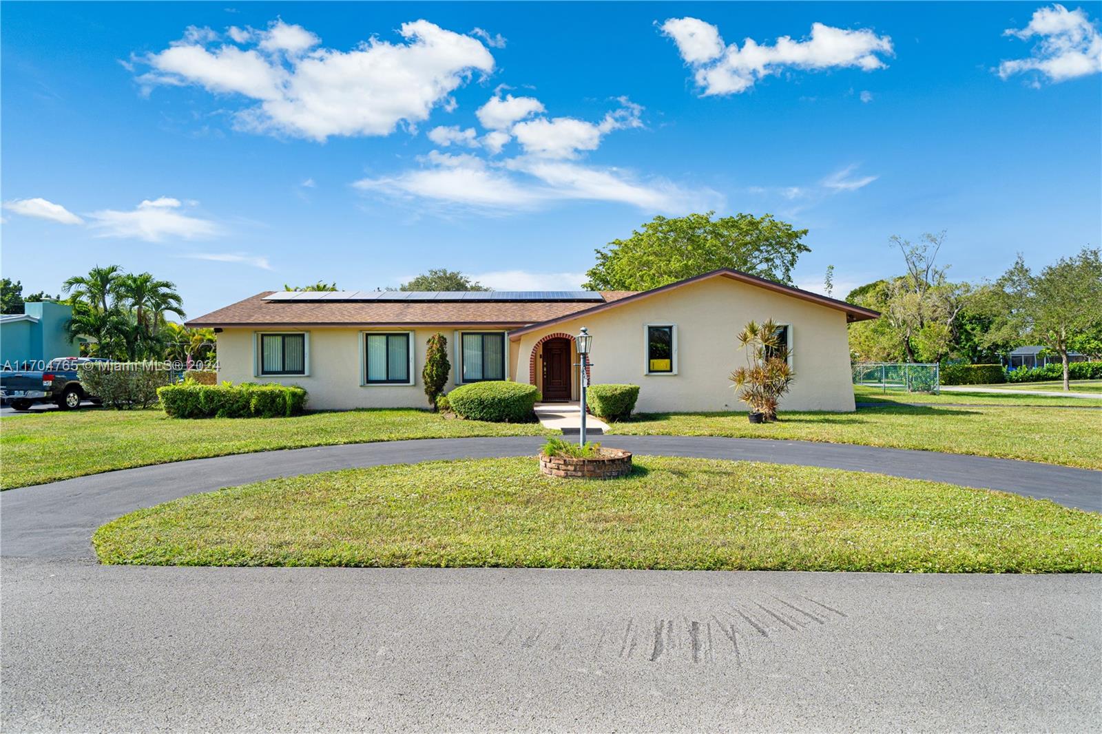 17600 SW 84th Ct