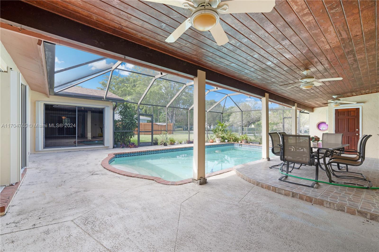17600 SW 84th Ct