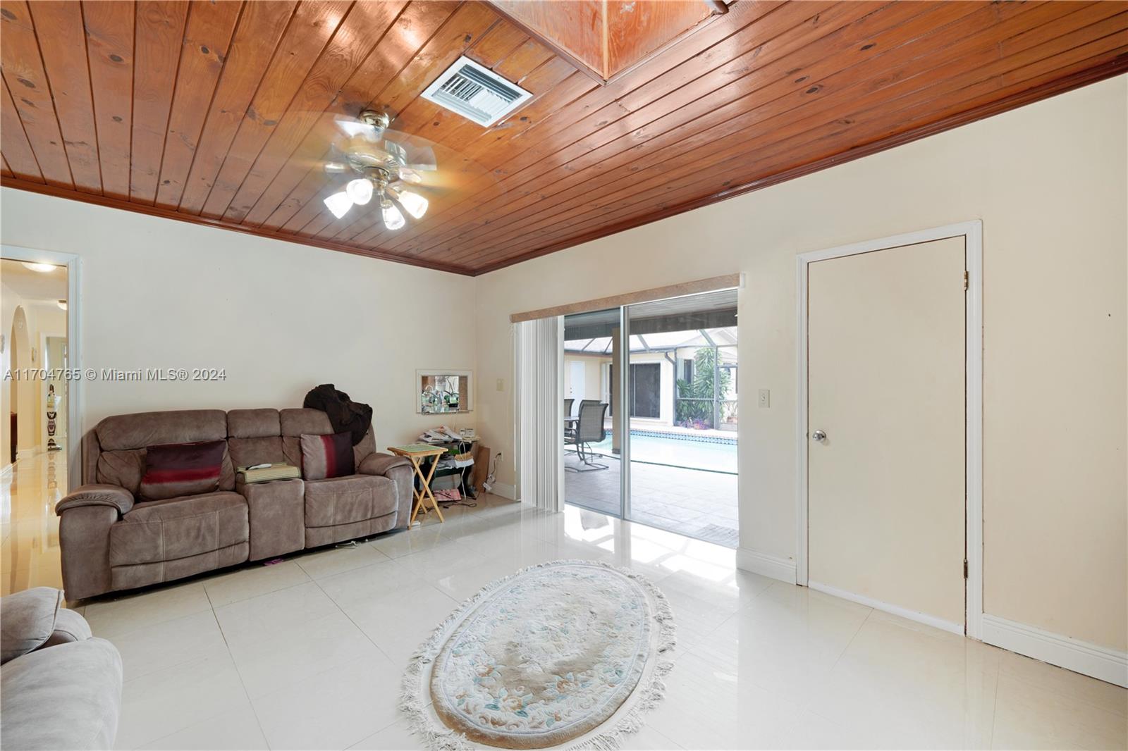 17600 SW 84th Ct