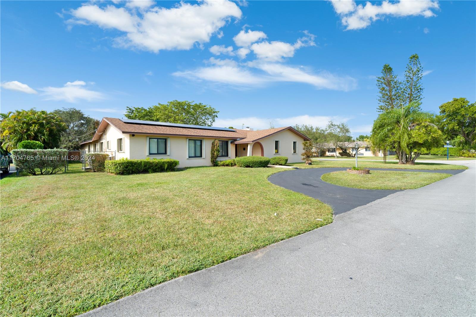 17600 SW 84th Ct