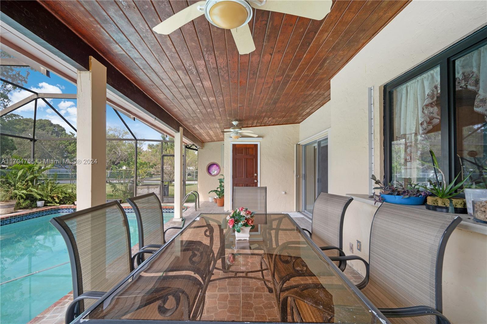 17600 SW 84th Ct