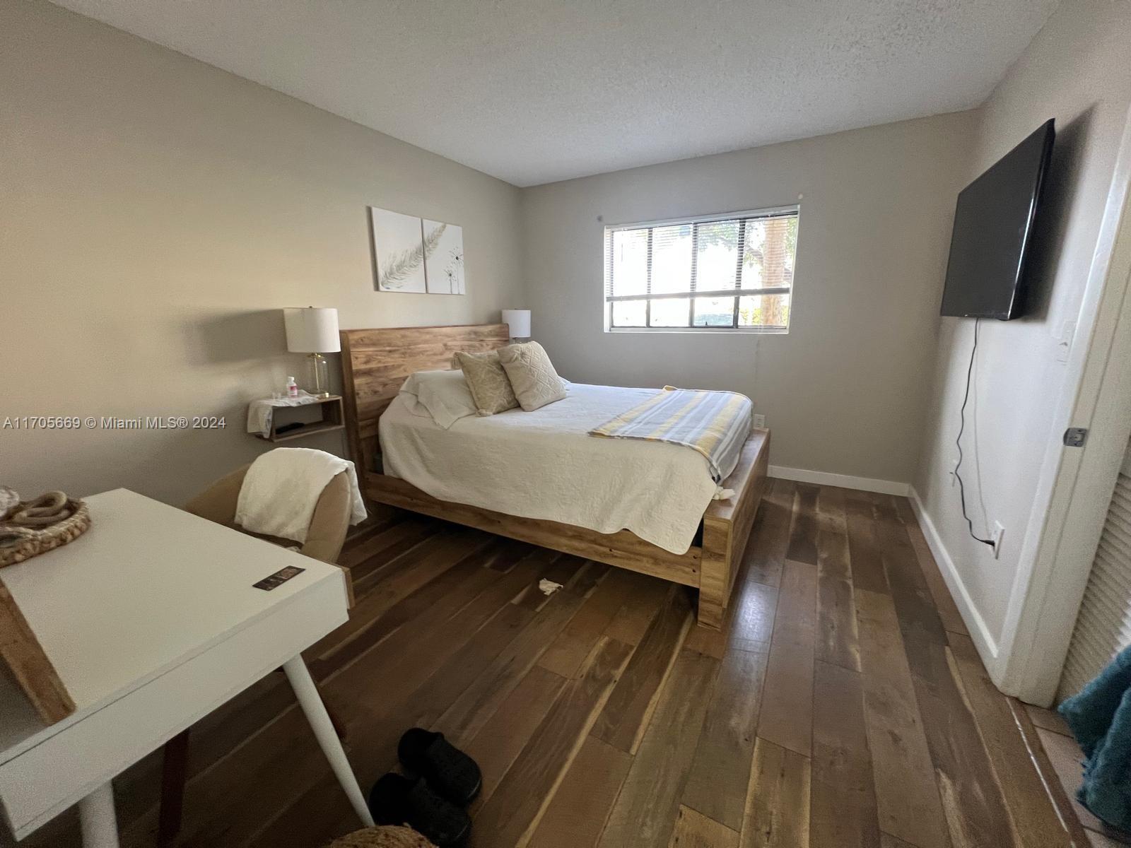 251 W Palm Cir W # 102