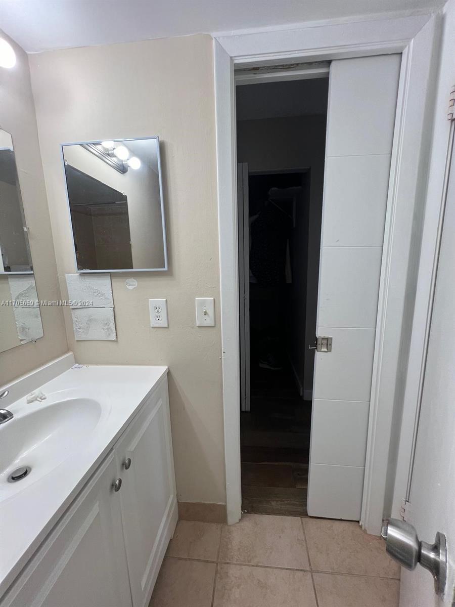 251 W Palm Cir W # 102