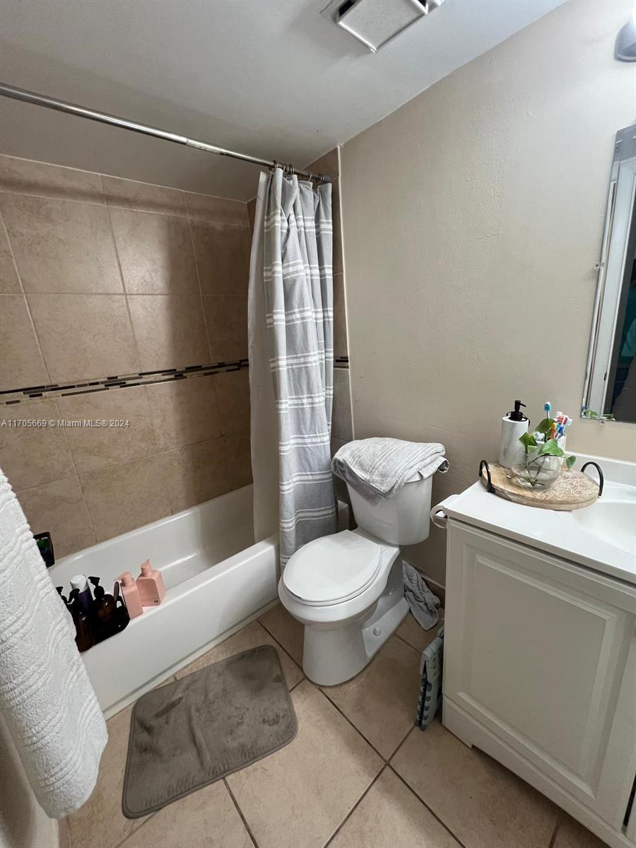 251 W Palm Cir W # 102