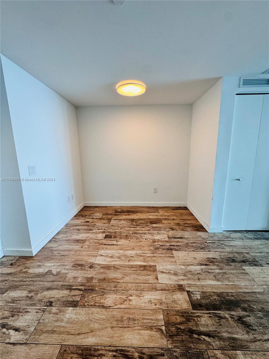 650 NE 32nd St # 4906