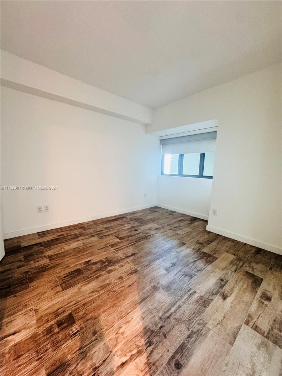 650 NE 32nd St # 4906