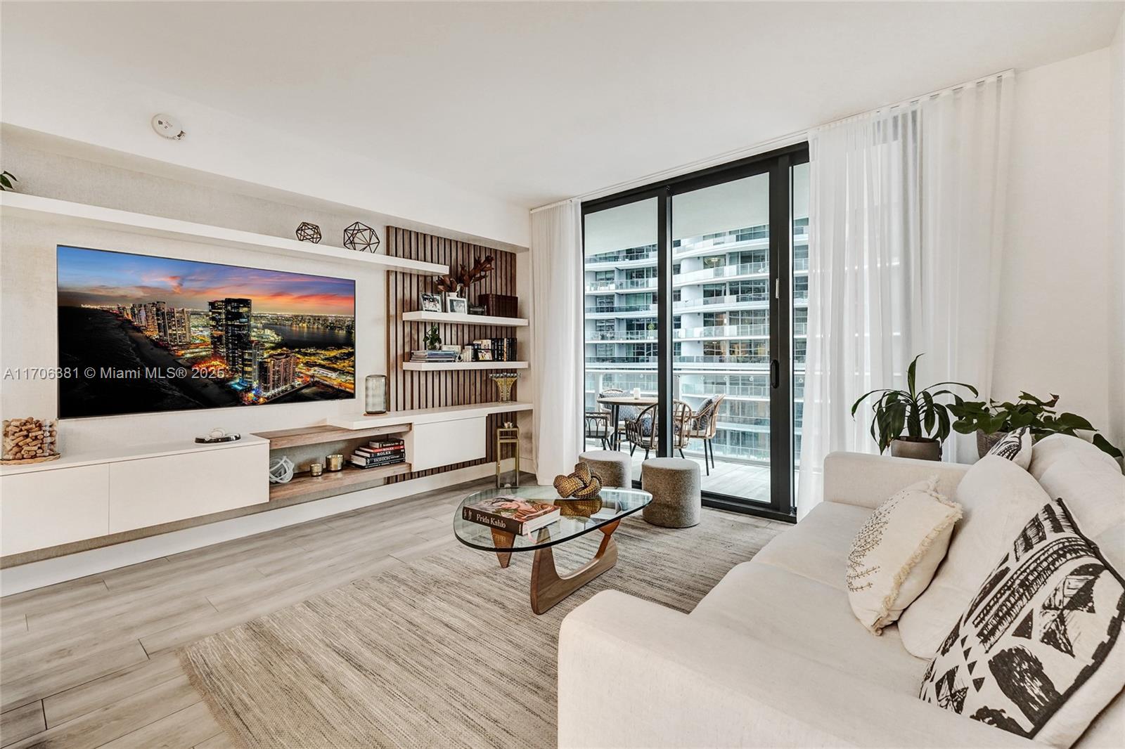 1010 Brickell Ave # 4009