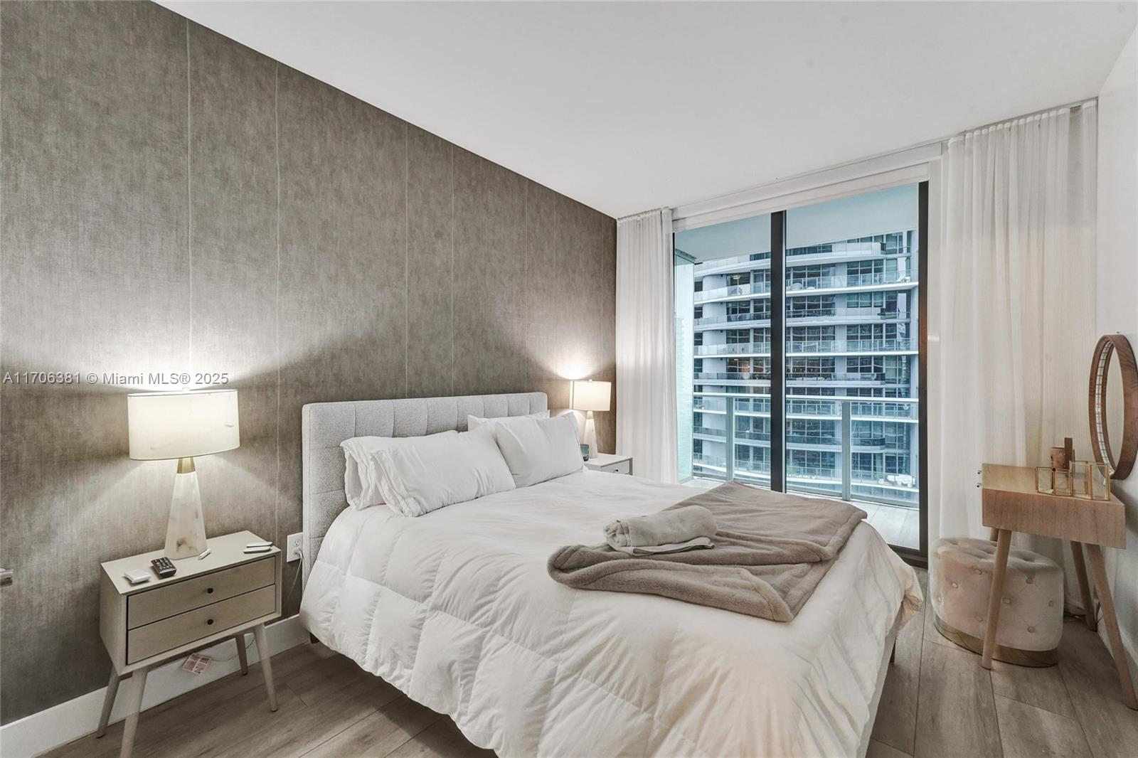 1010 Brickell Ave # 4009
