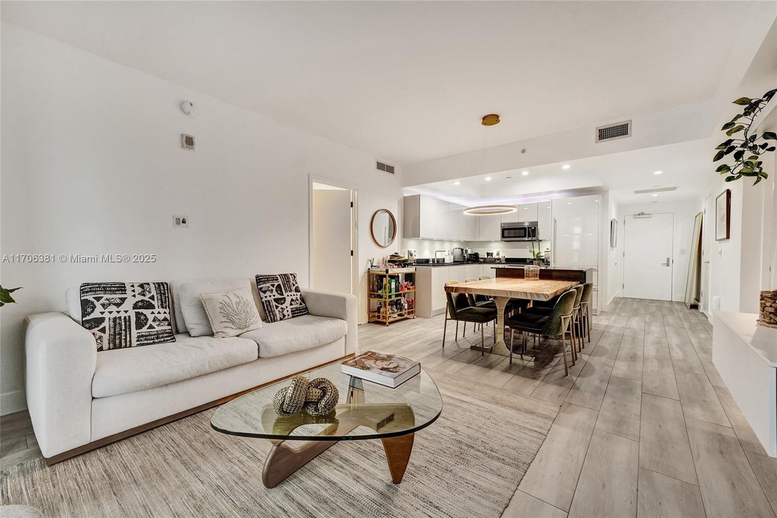 1010 Brickell Ave # 4009