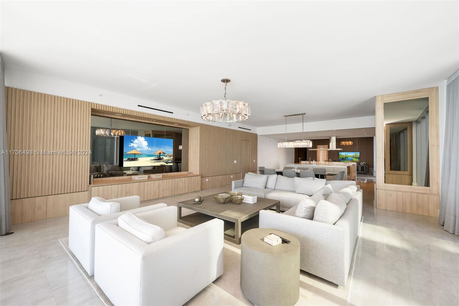 18501 Collins Ave # 601