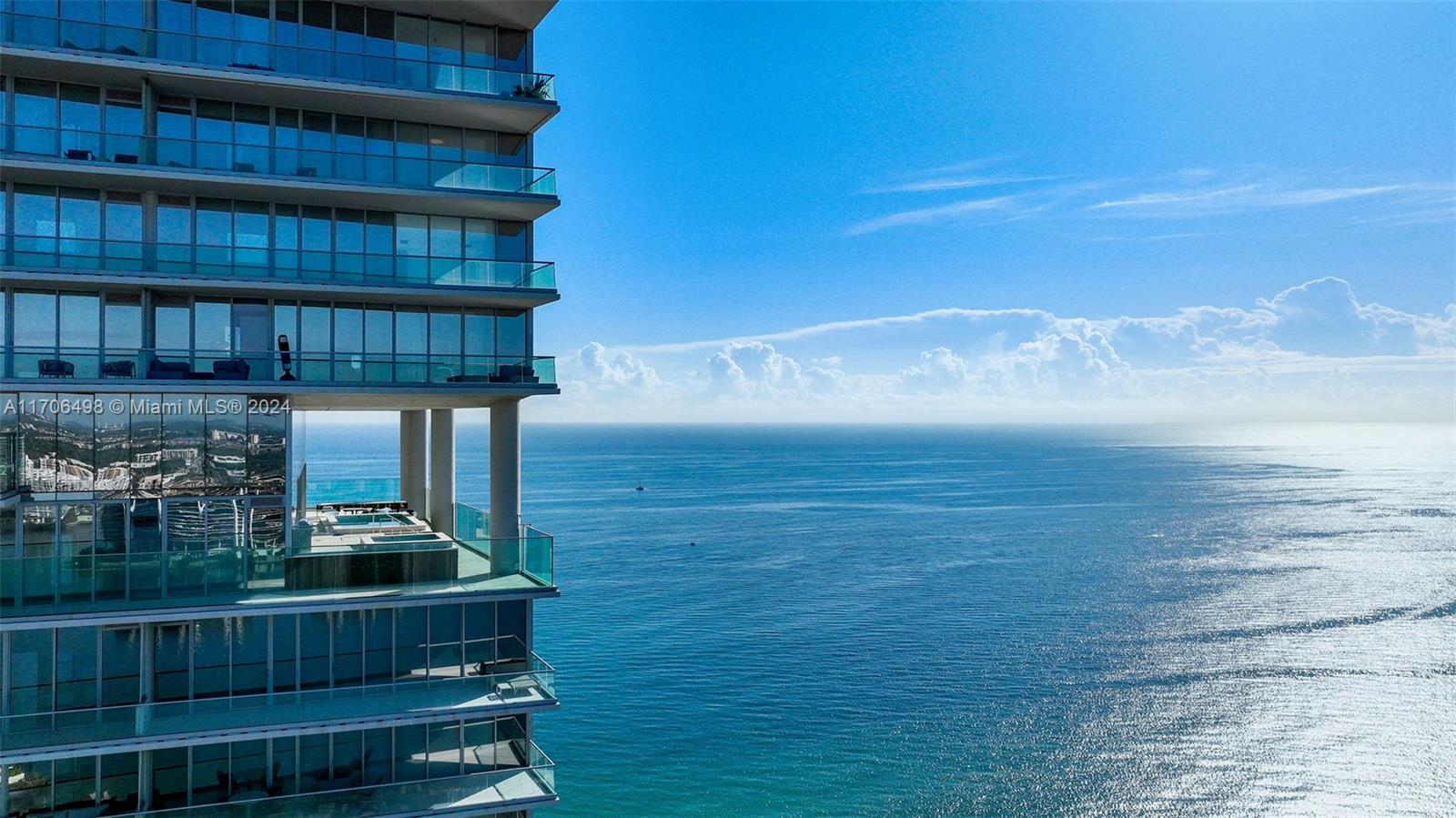 18501 Collins Ave # 601