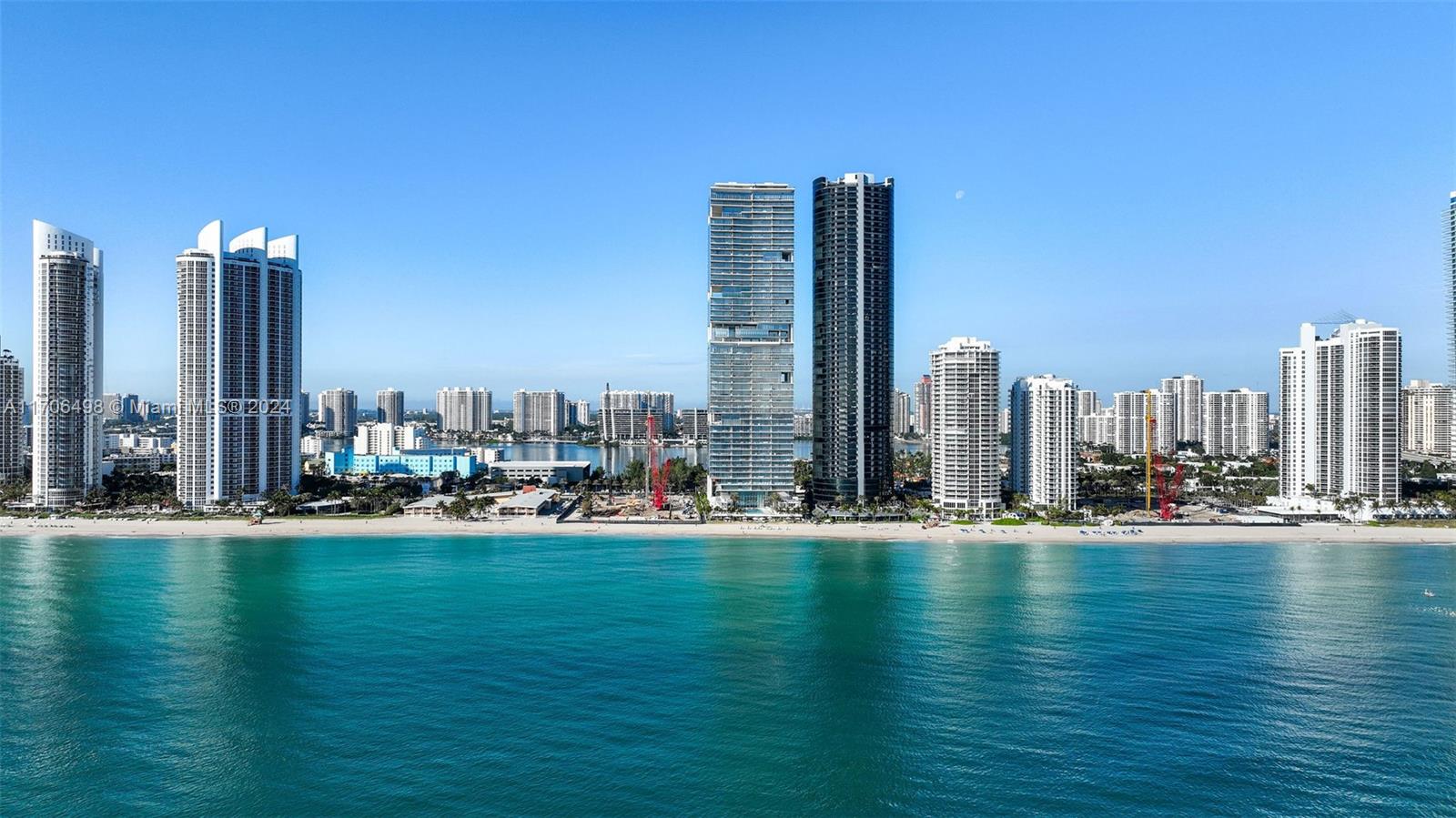 18501 Collins Ave # 601