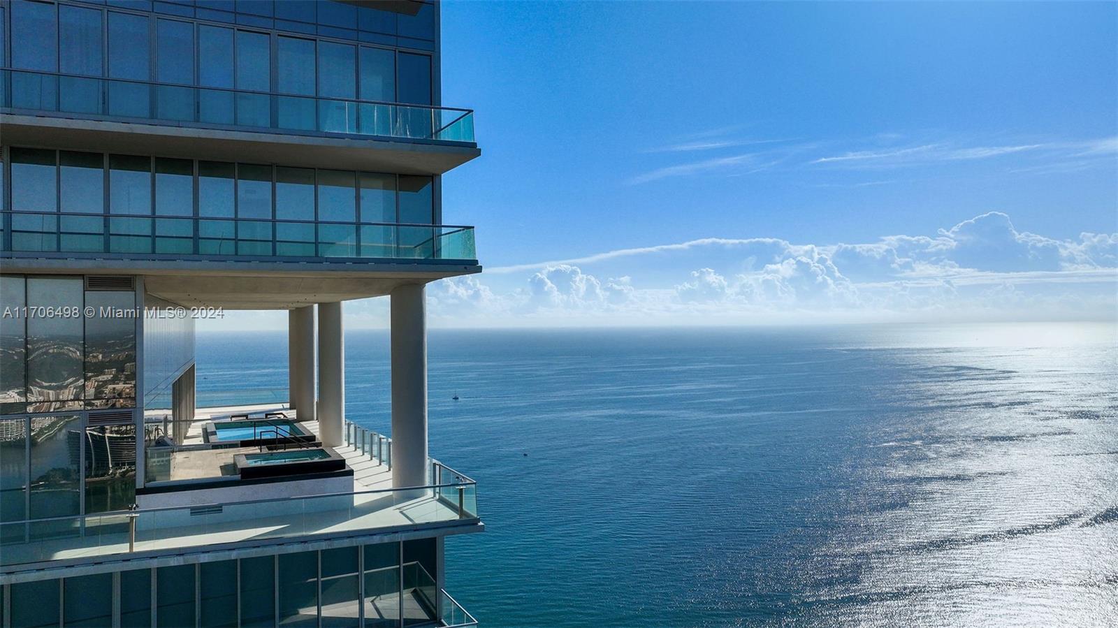18501 Collins Ave # 601