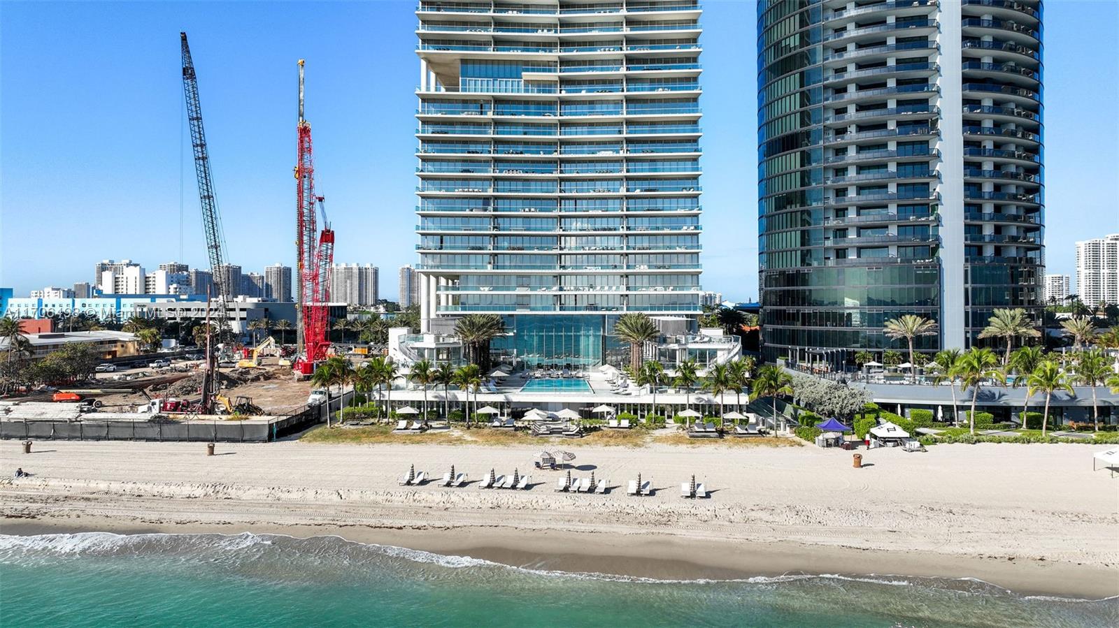 18501 Collins Ave # 601