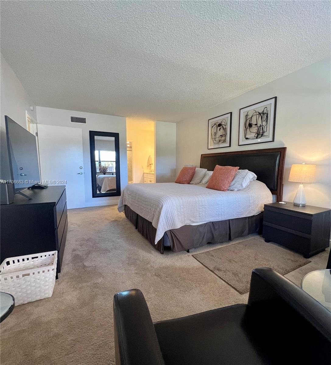 545 W Park Dr # 1