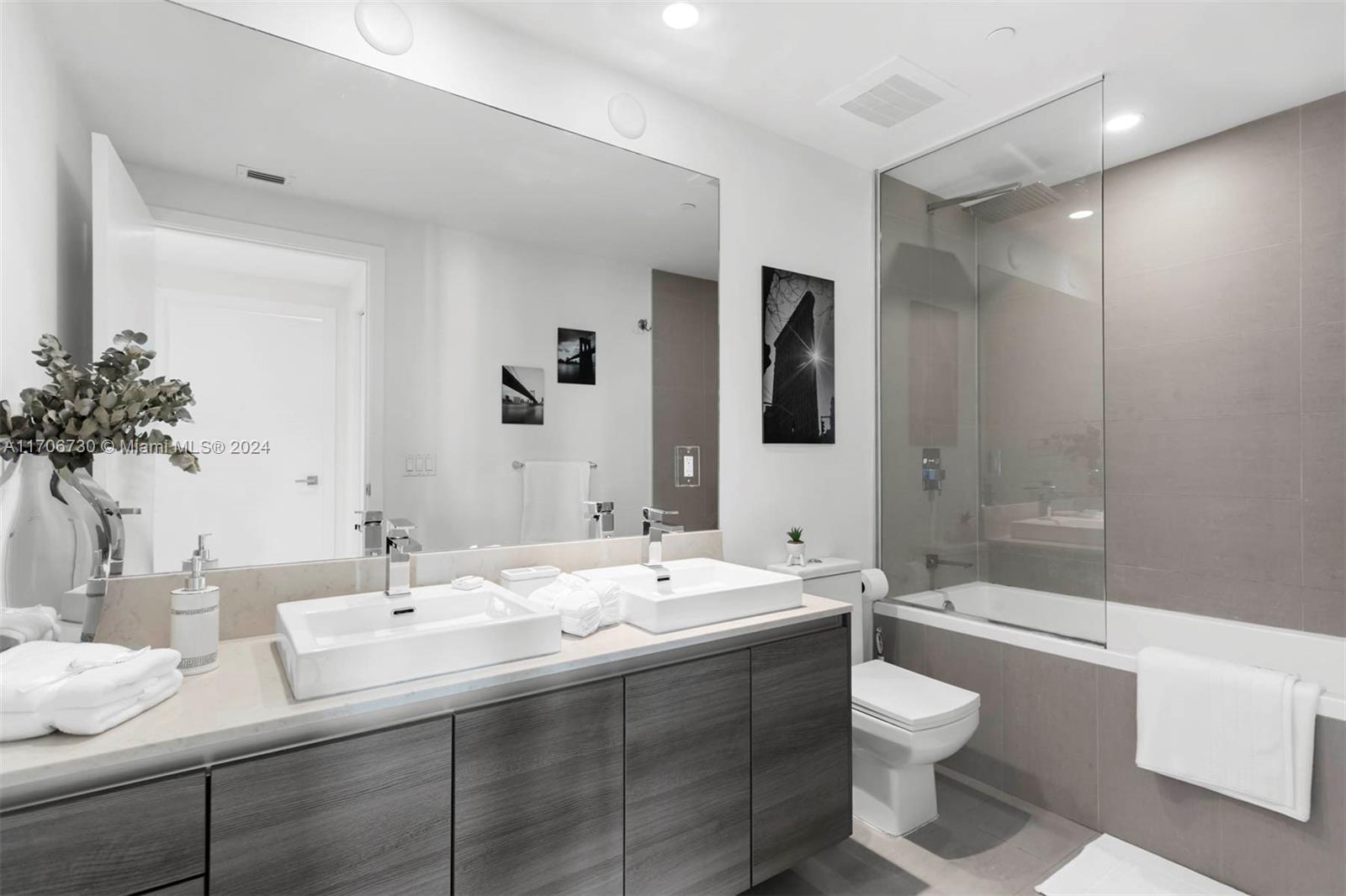 1080 Brickell Ave # 4103