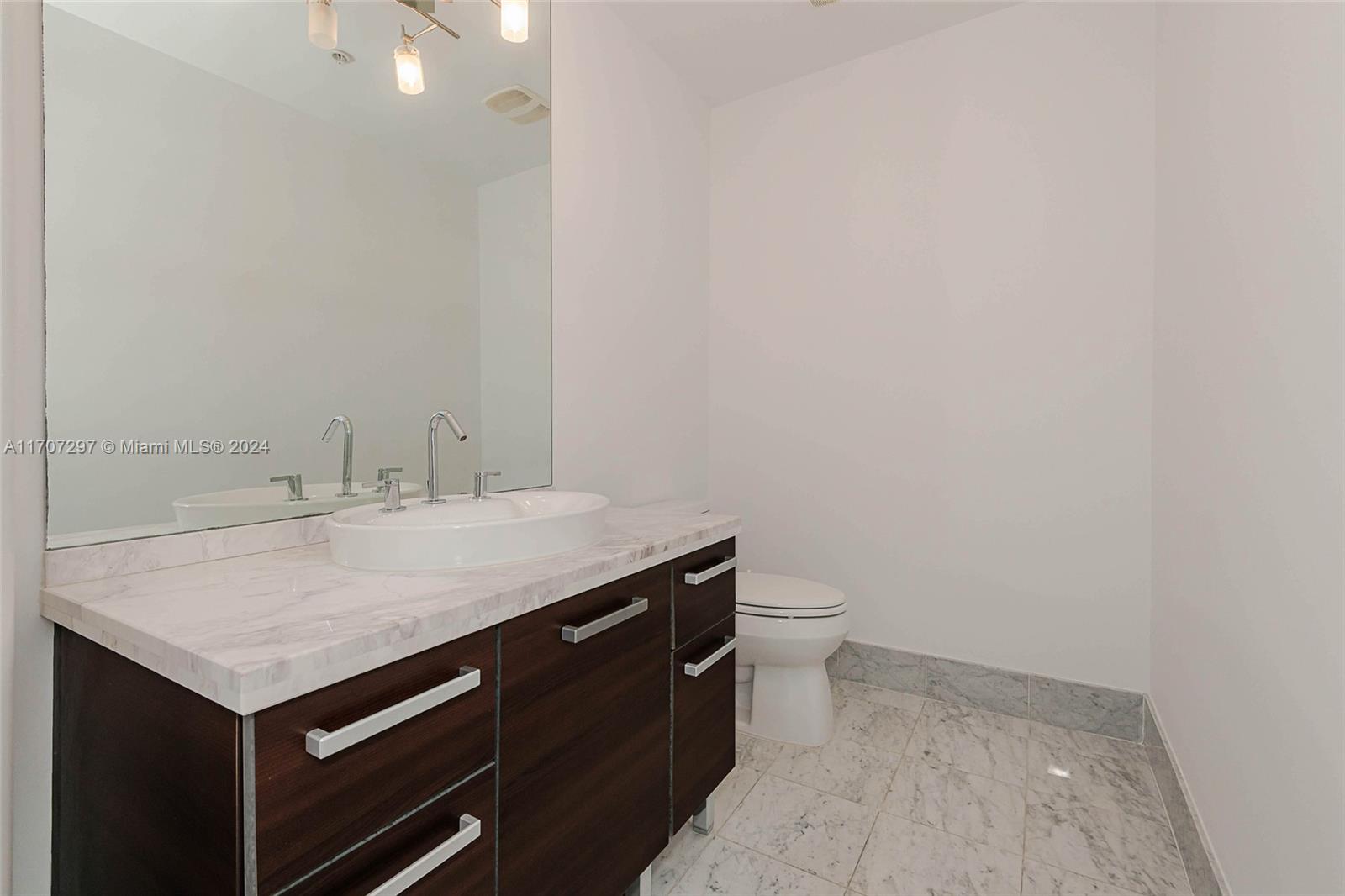 253 NE 2nd St # 432