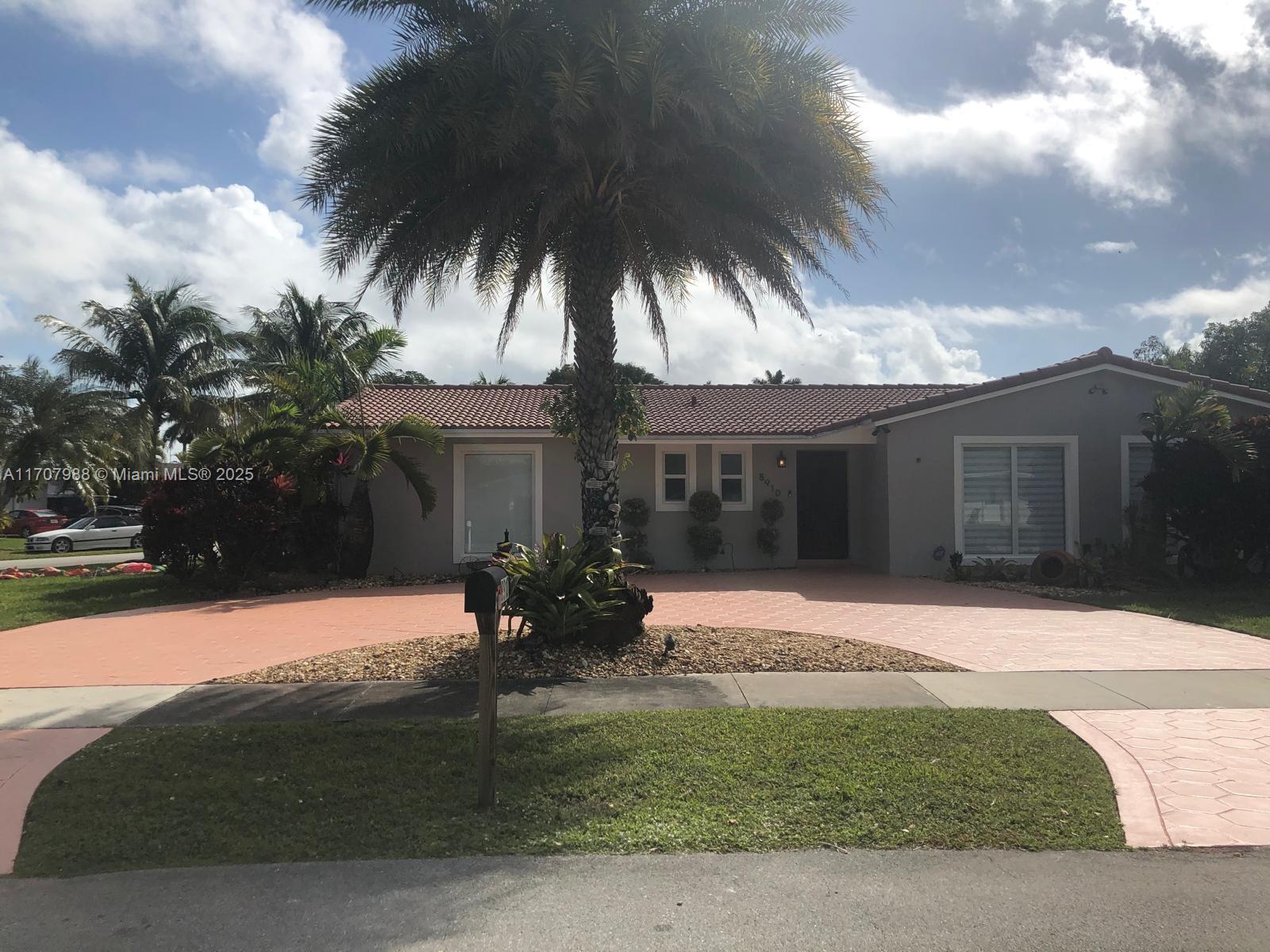 8910 SW 182nd Ter