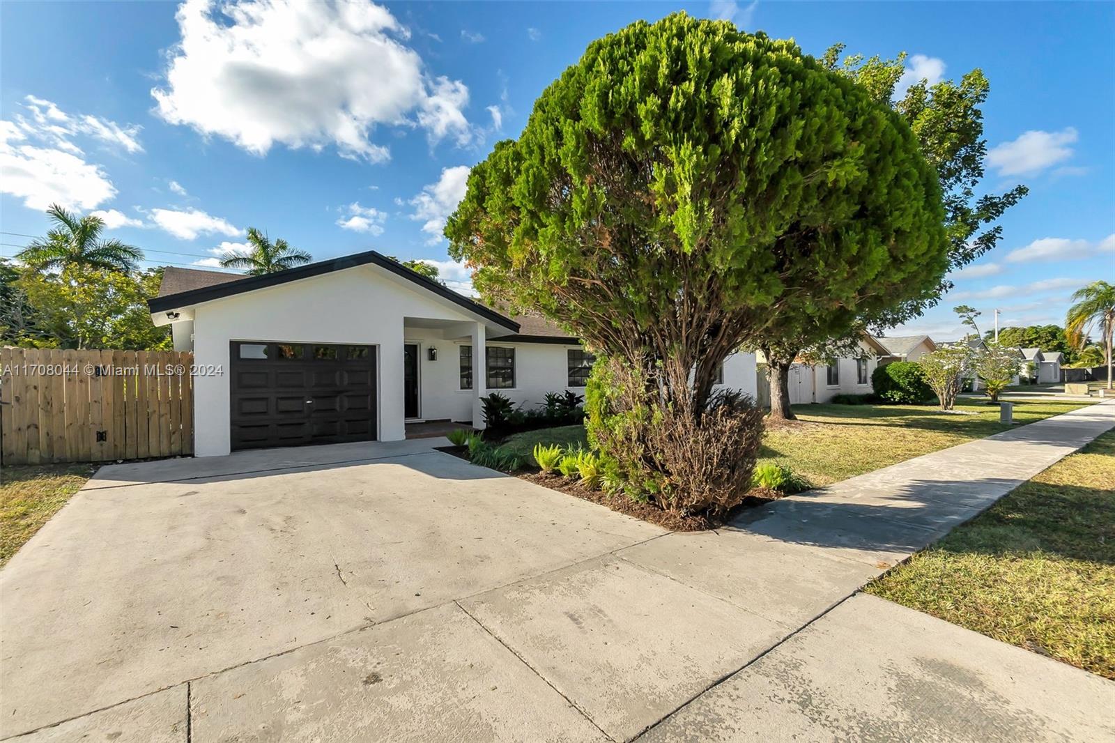 16916 SW 111th Ct