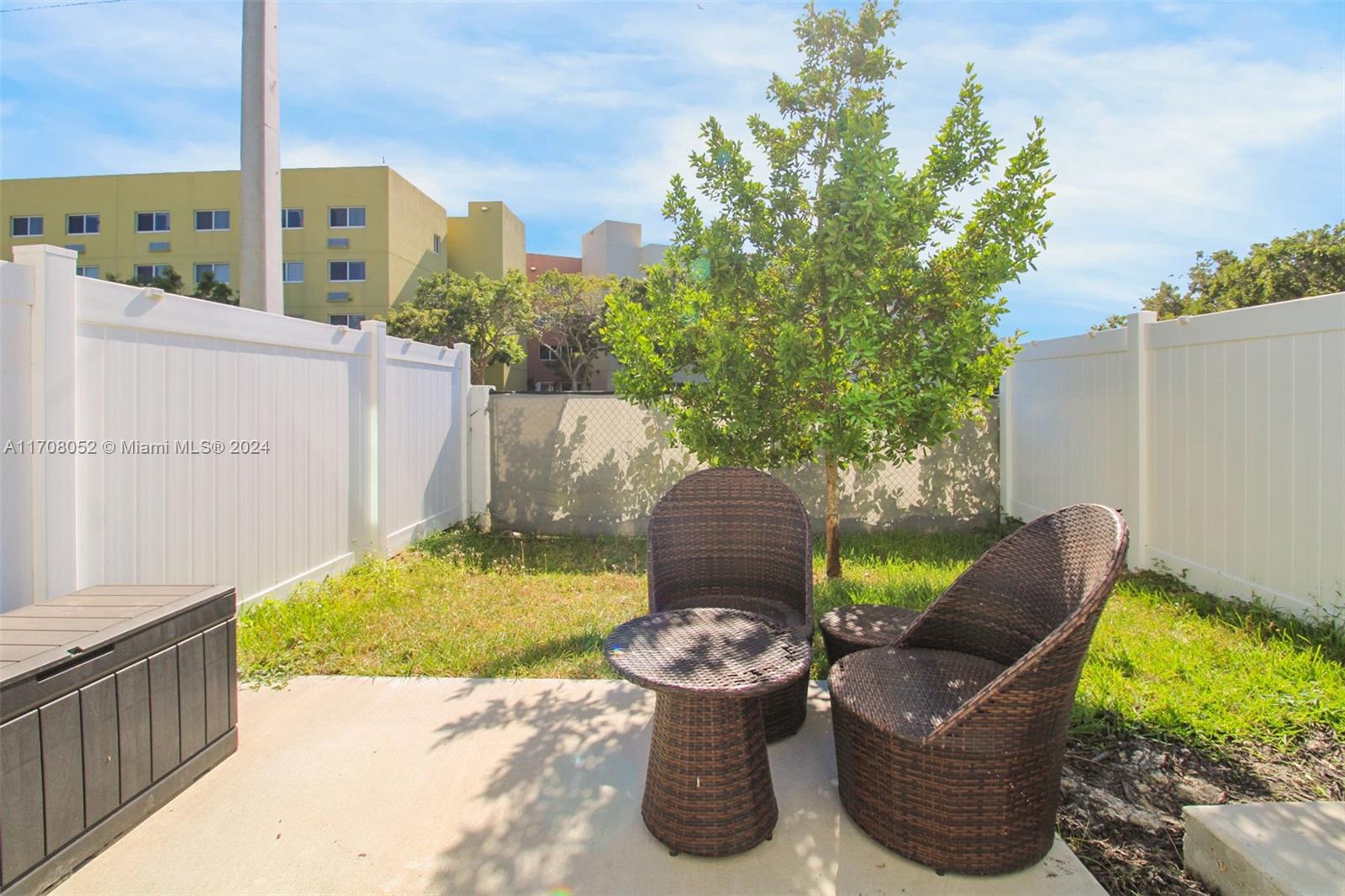 1085 NW 4th Ter