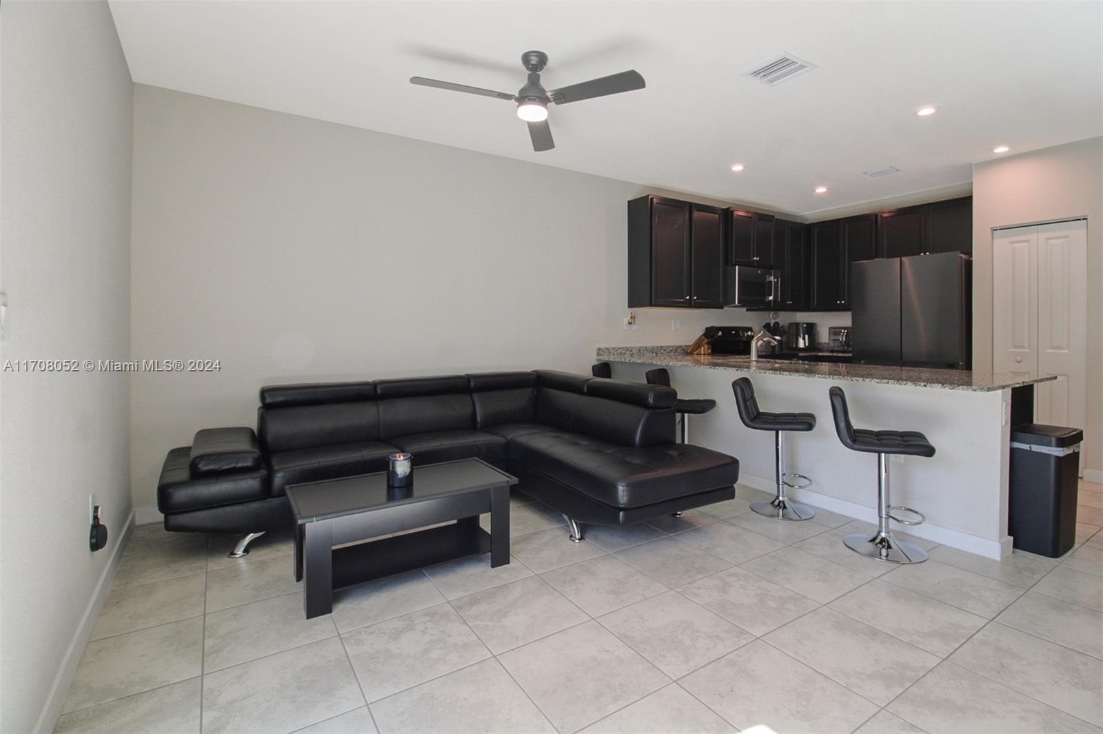1085 NW 4th Ter