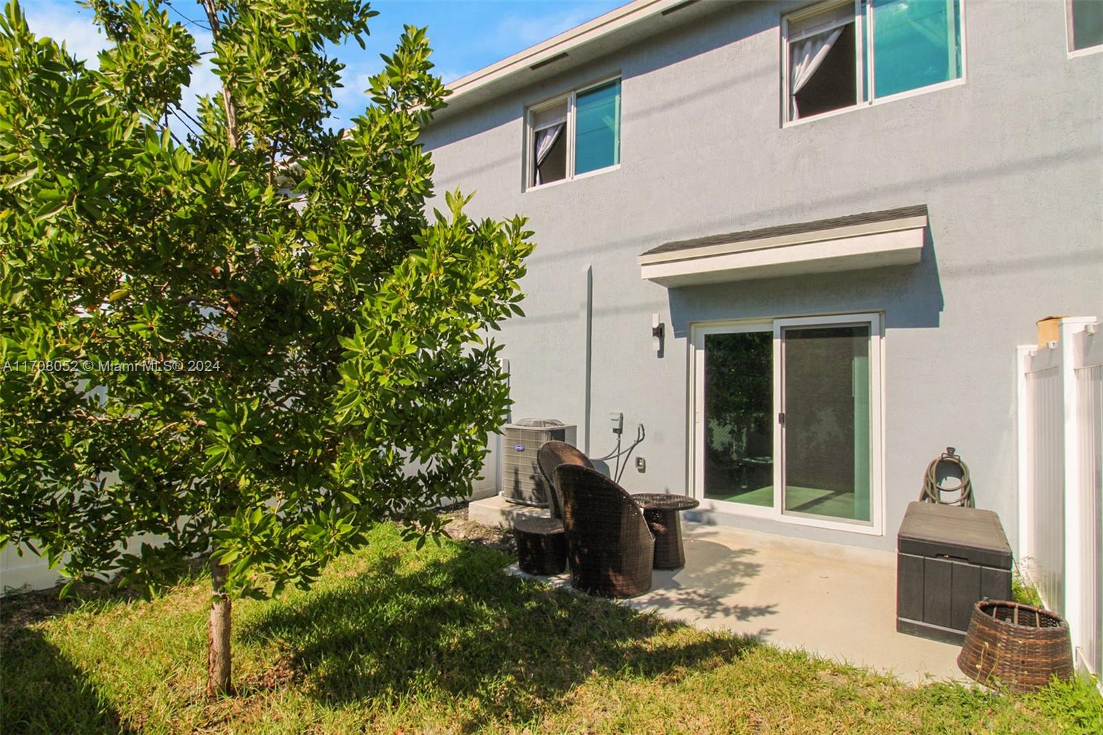 1085 NW 4th Ter