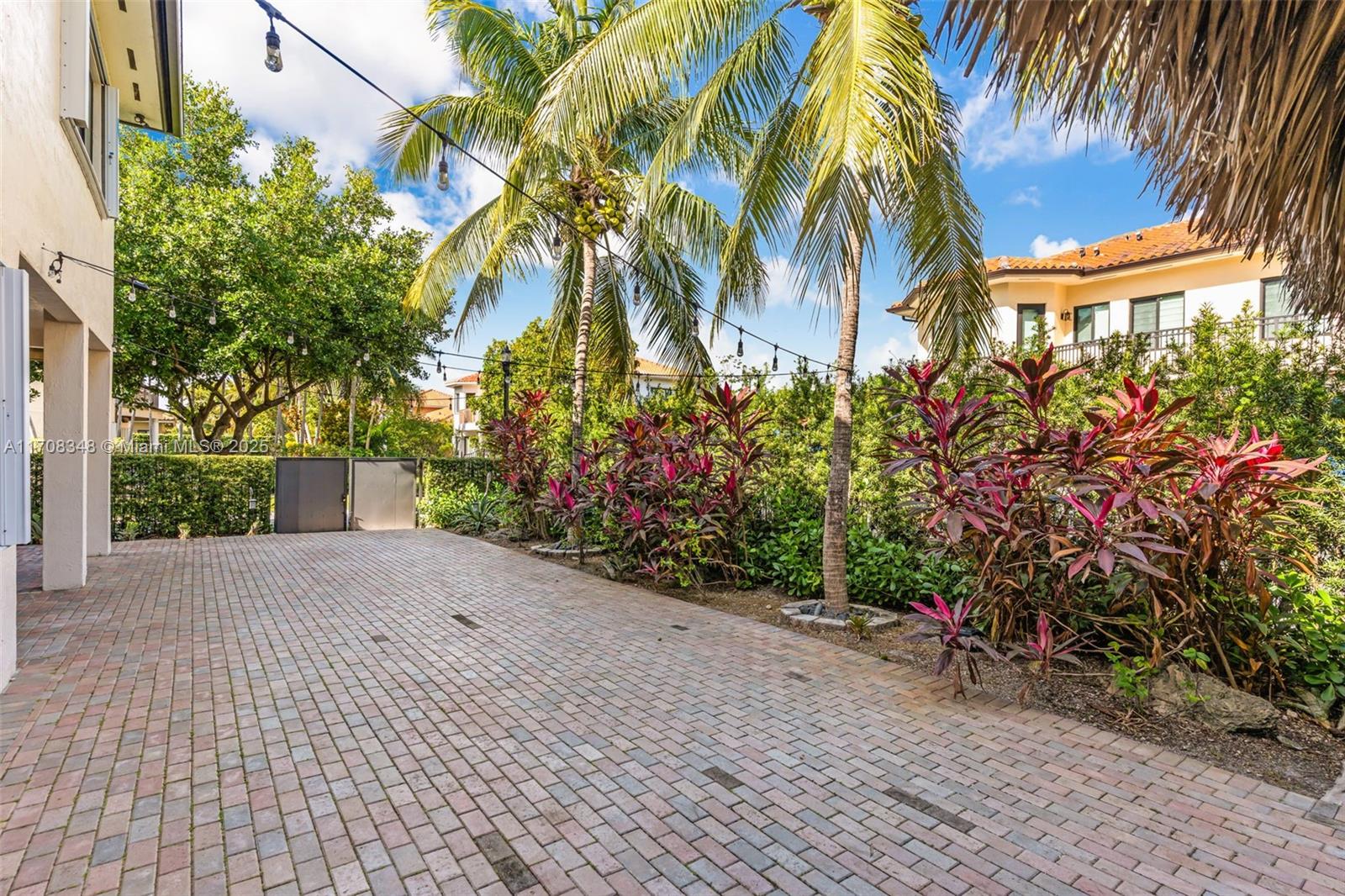 7893 SW 195th St Unit: #NA