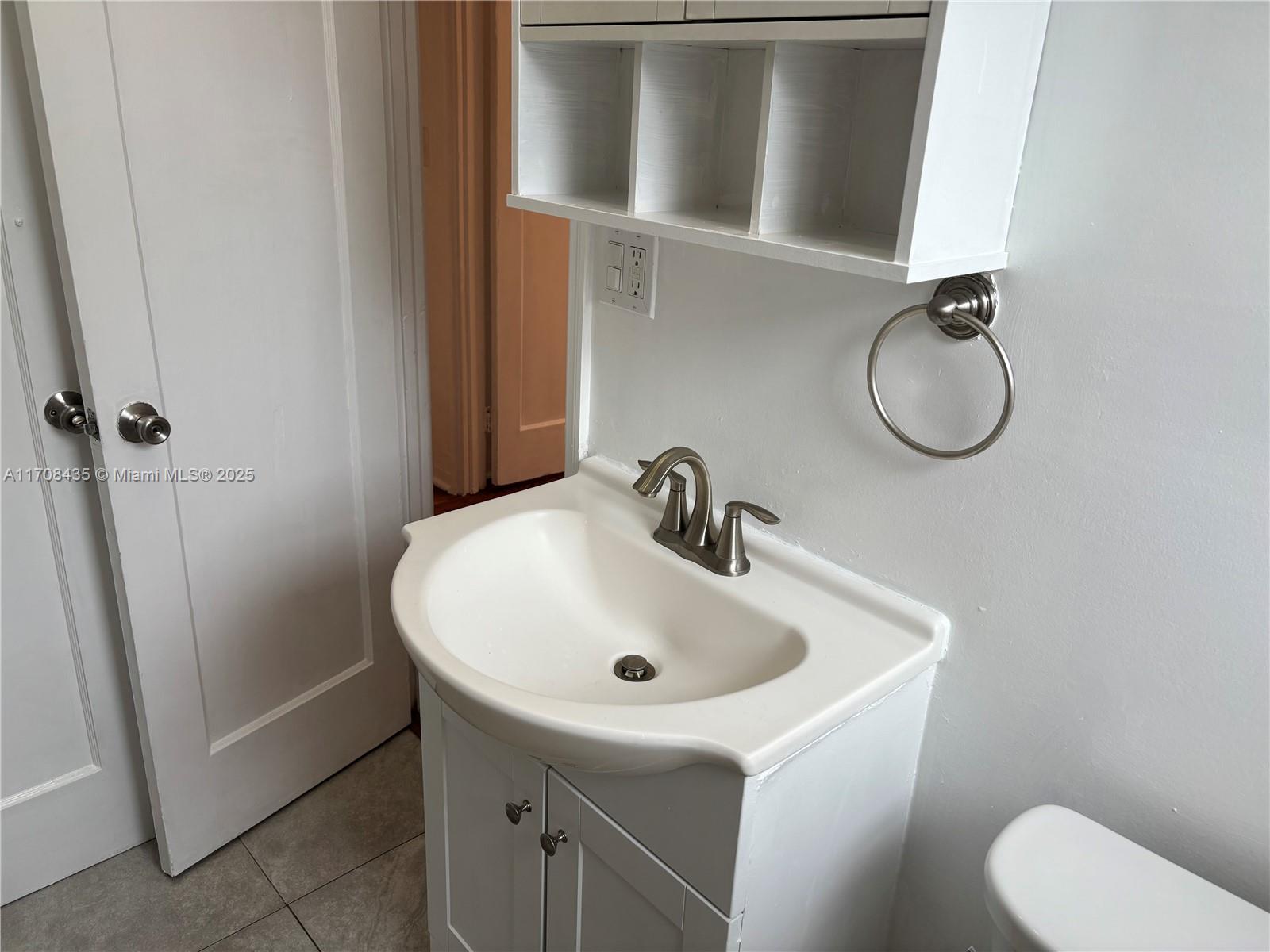 1842 Funston St # 2 Unit: 1-2