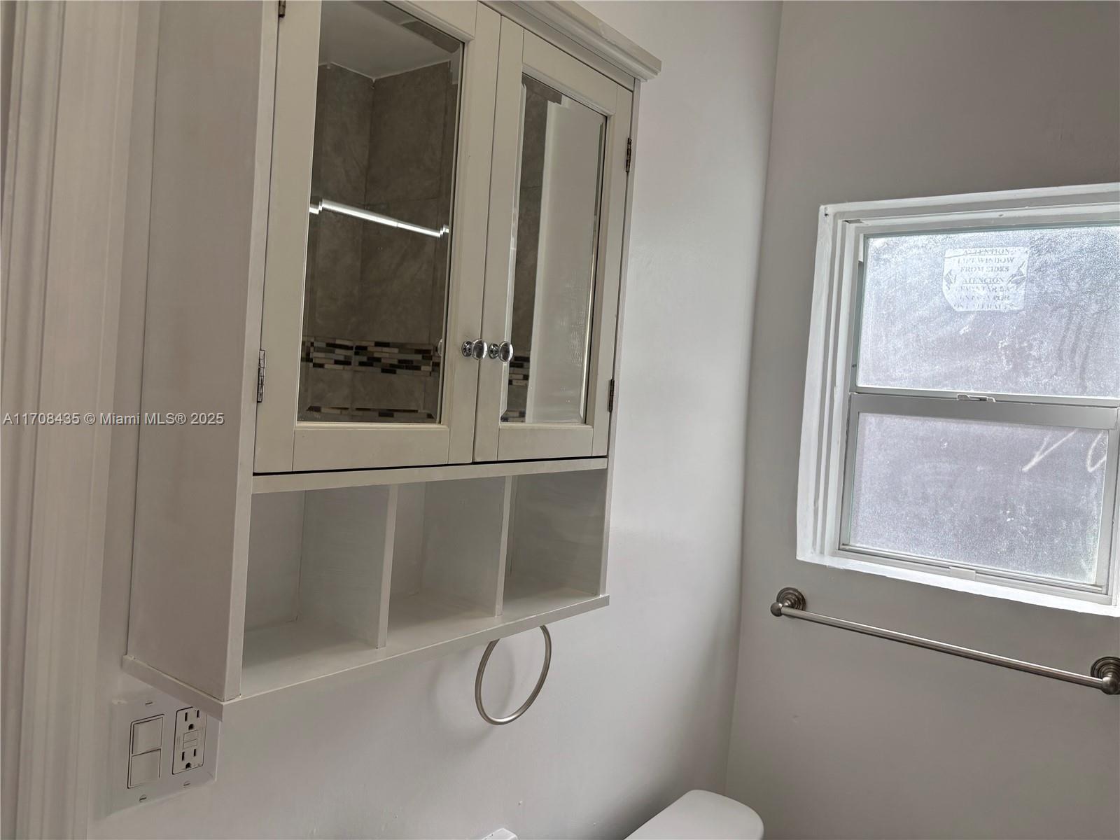 1842 Funston St # 2 Unit: 1-2