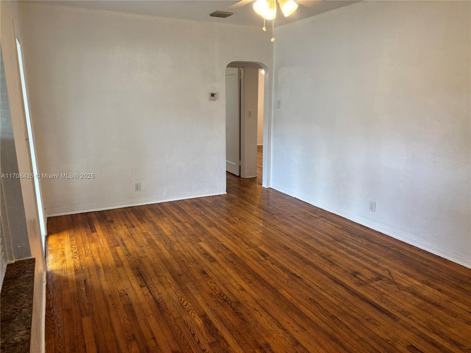 1842 Funston St # 2 Unit: 1-2