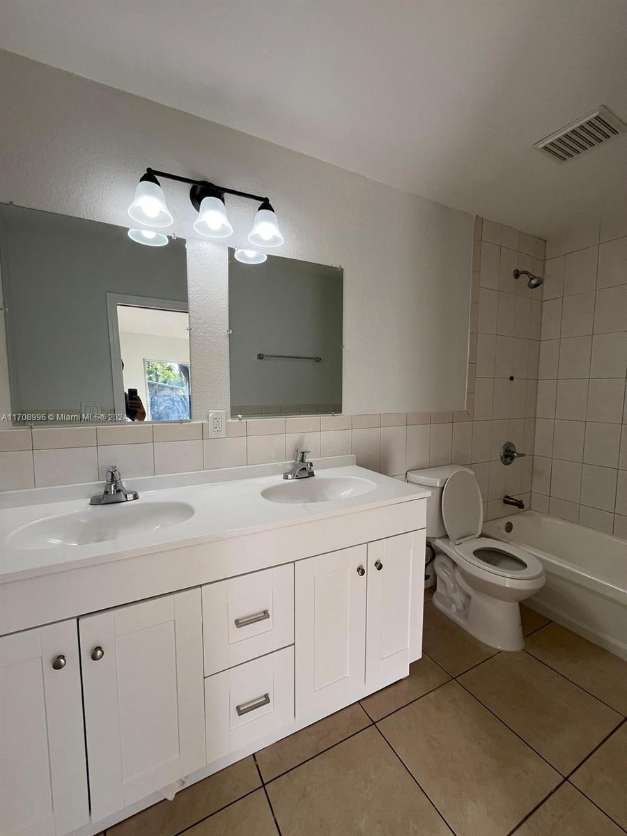 150 SW 8th Ave # 150