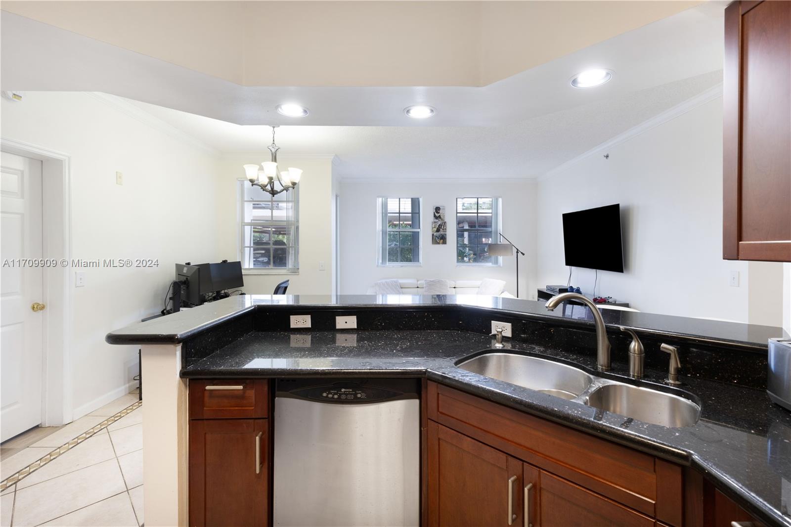 3105 NE 184th St # 7103