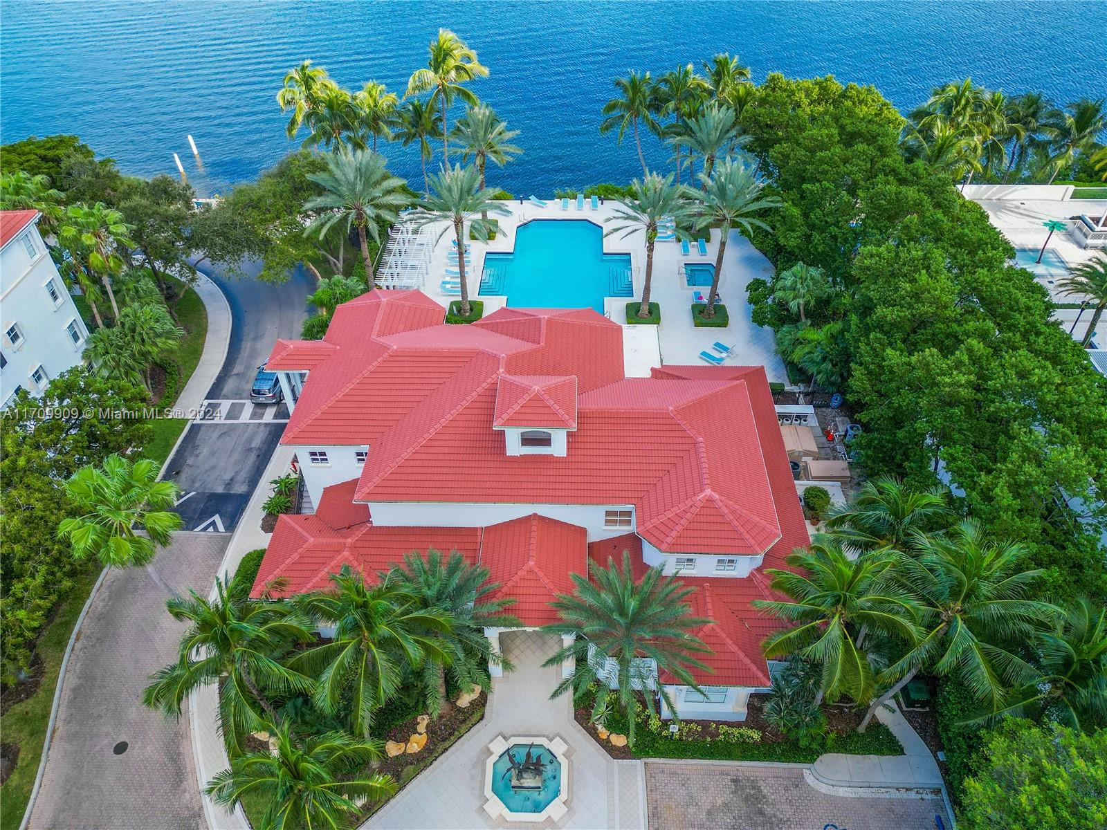 3105 NE 184th St # 7103