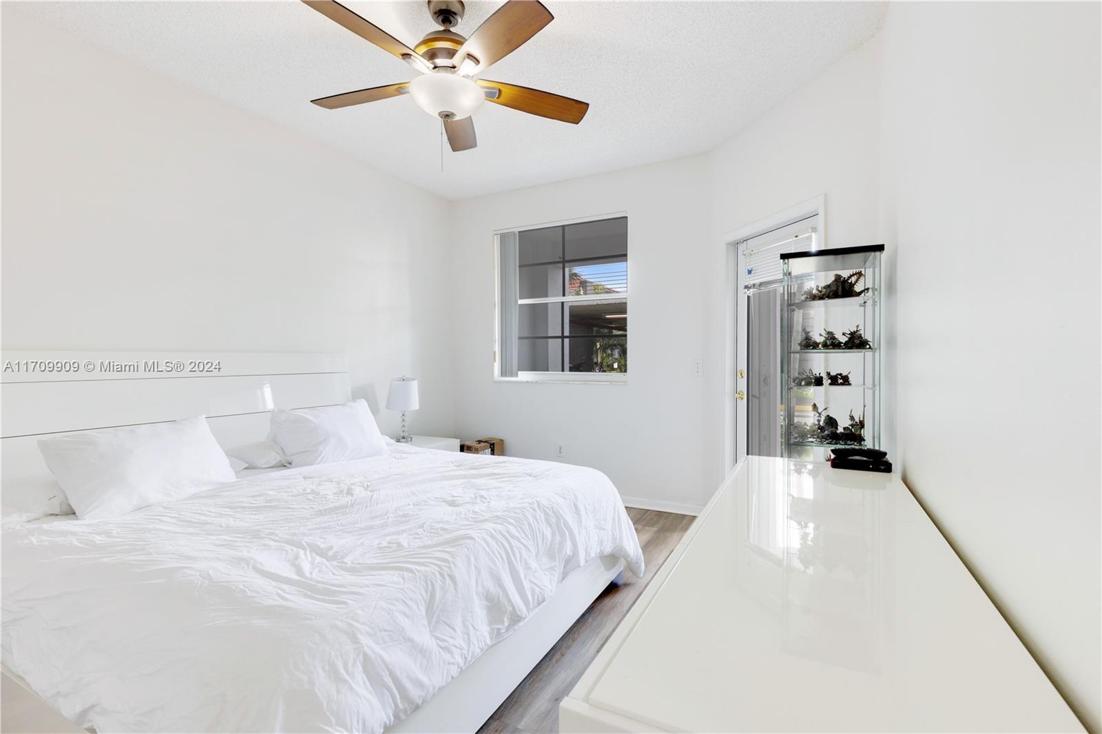 3105 NE 184th St # 7103