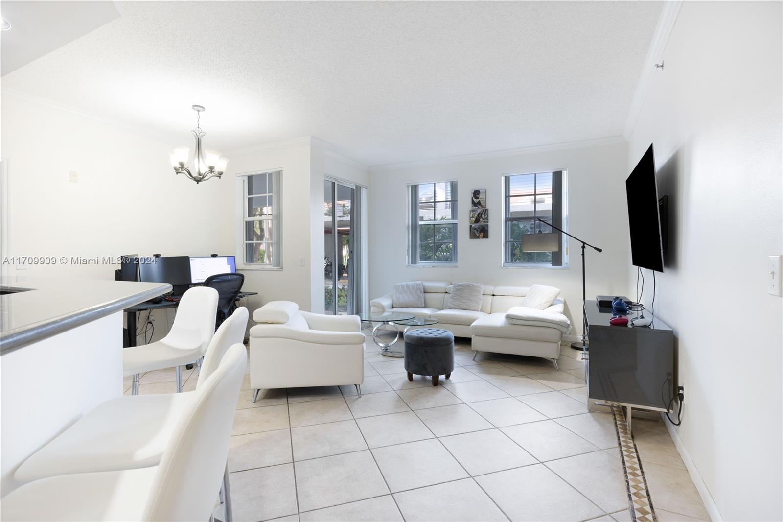 3105 NE 184th St # 7103