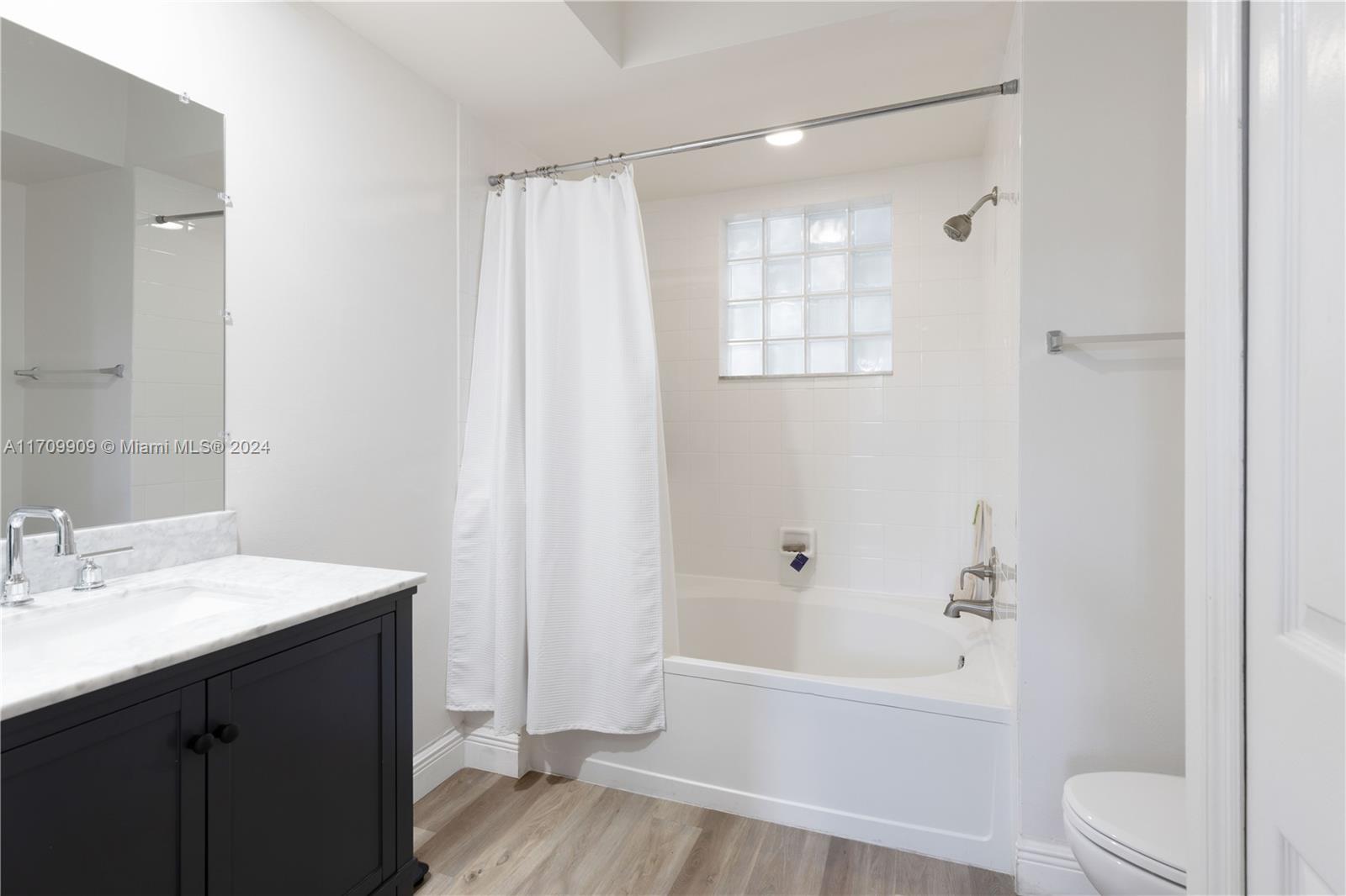 3105 NE 184th St # 7103