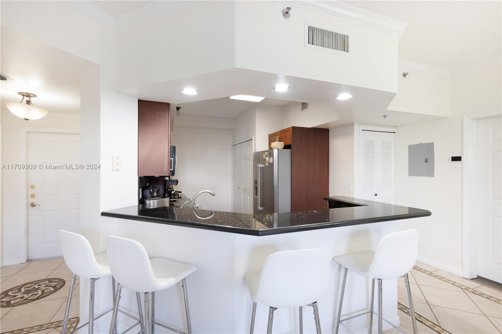 3105 NE 184th St # 7103