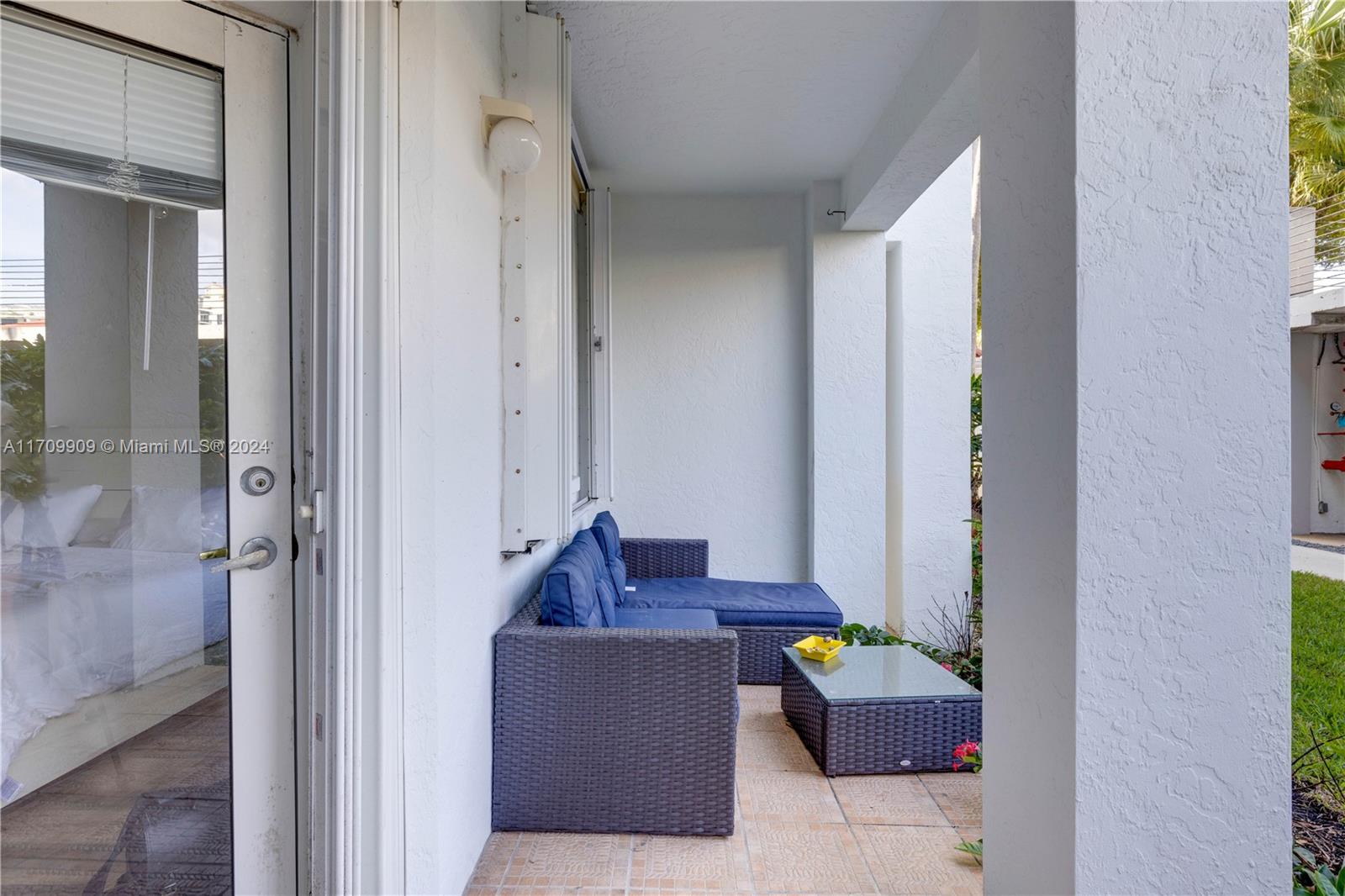 3105 NE 184th St # 7103