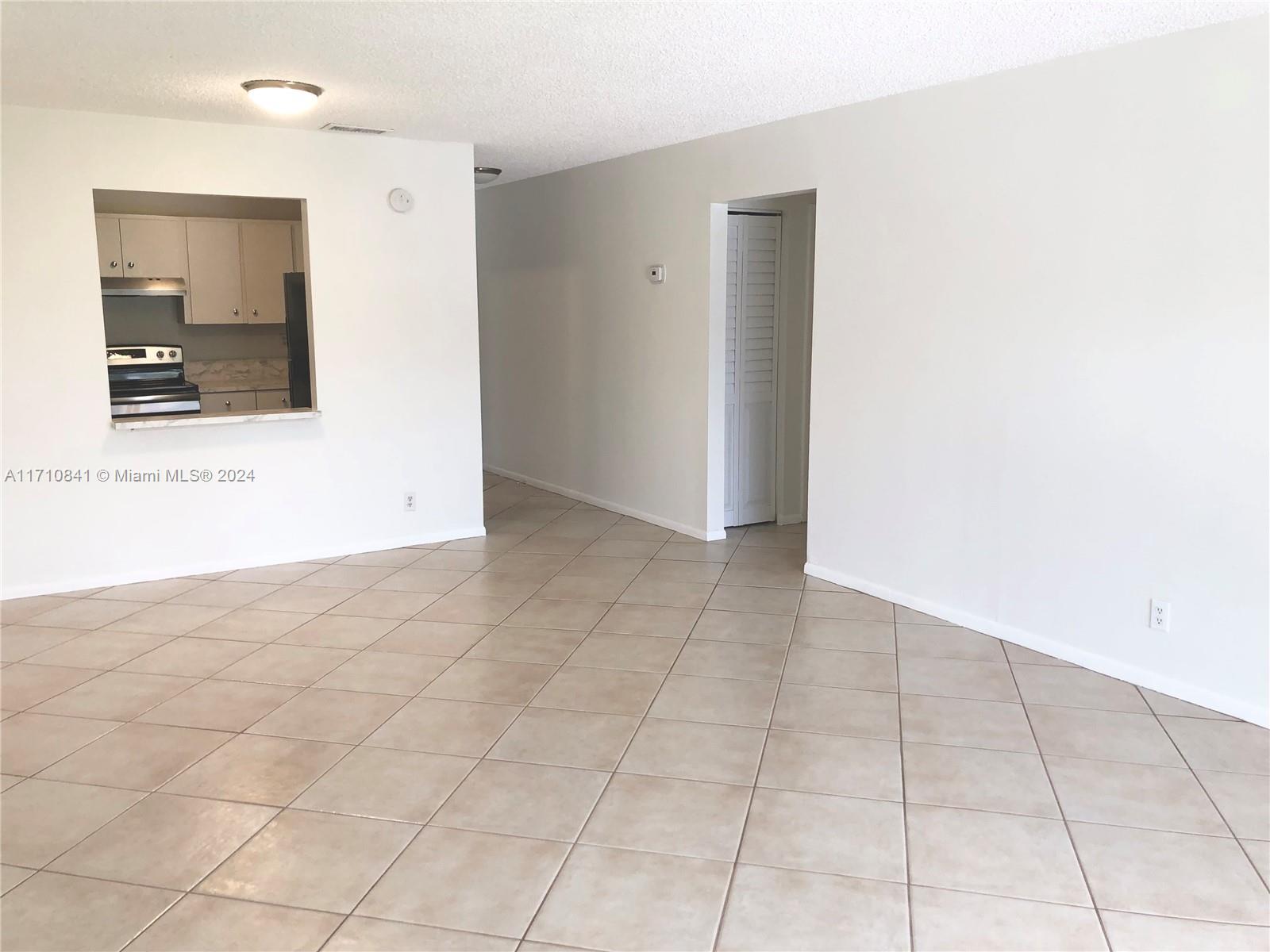 4118 NW 88th Ave # 207