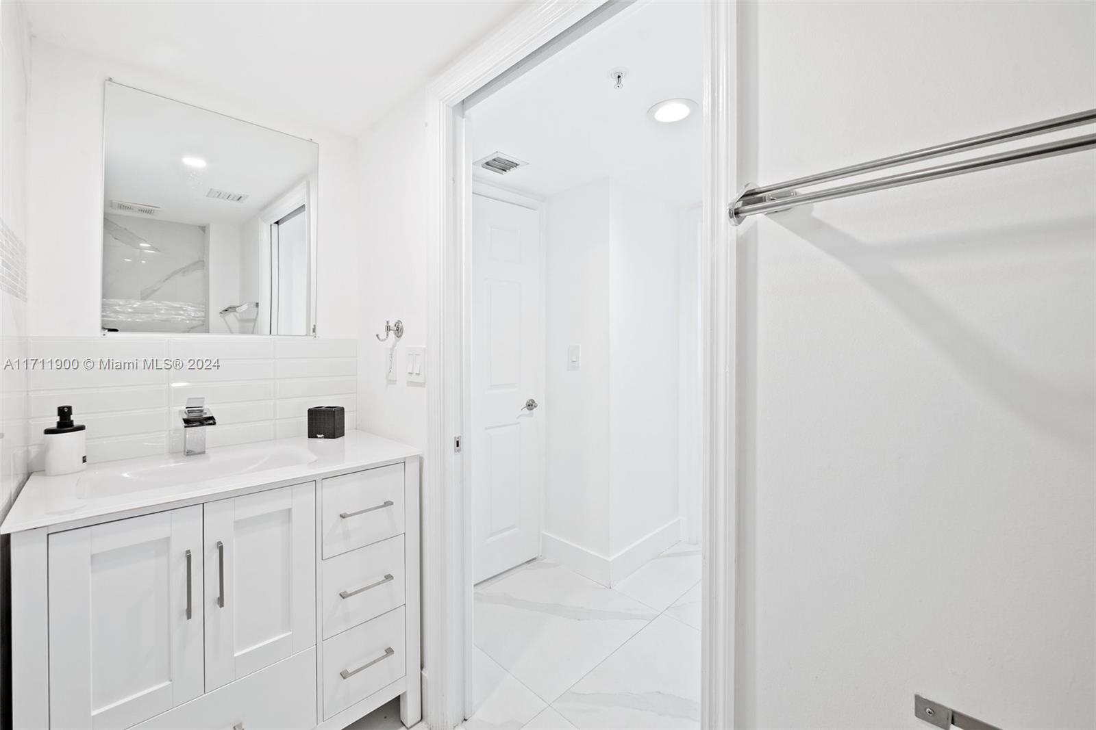 1155 Brickell Bay Dr # 903