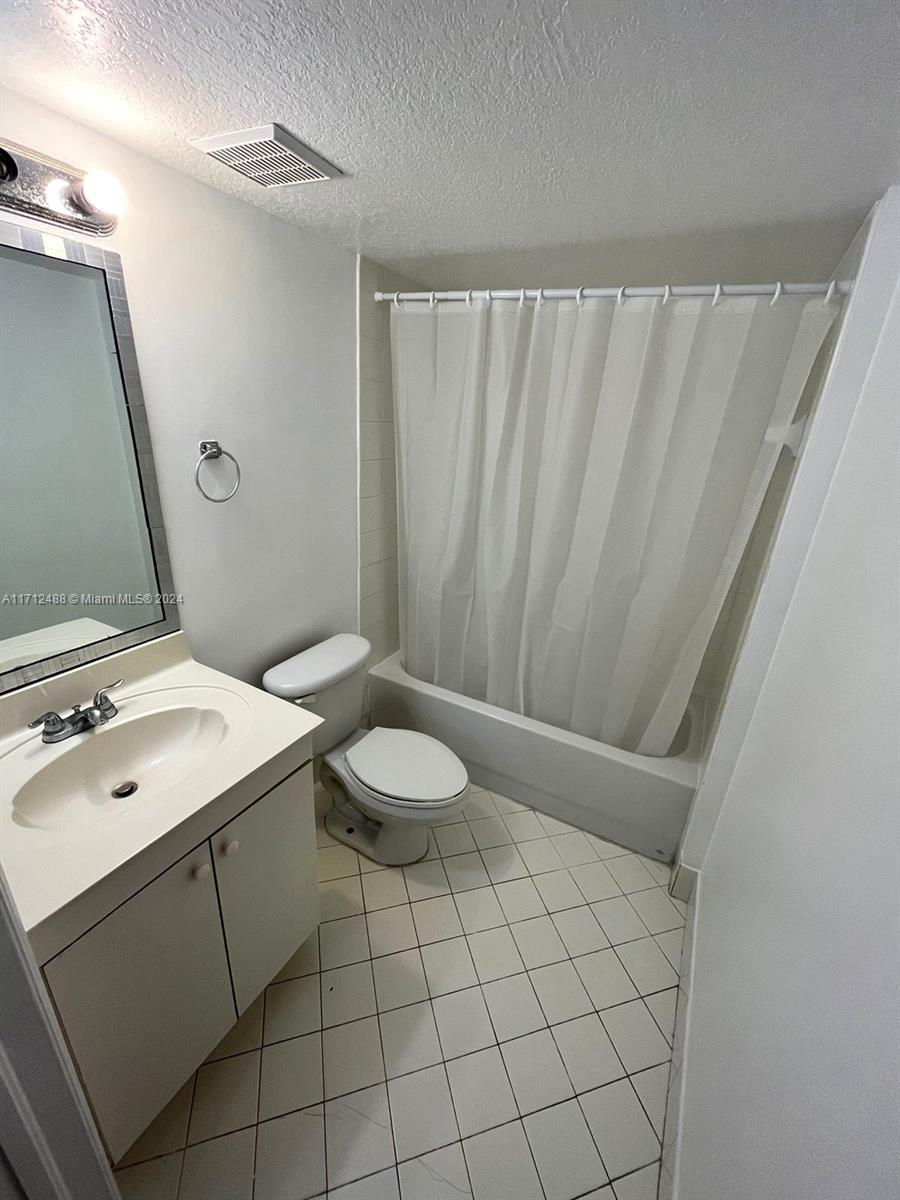 930 NE 34th Ave # 203