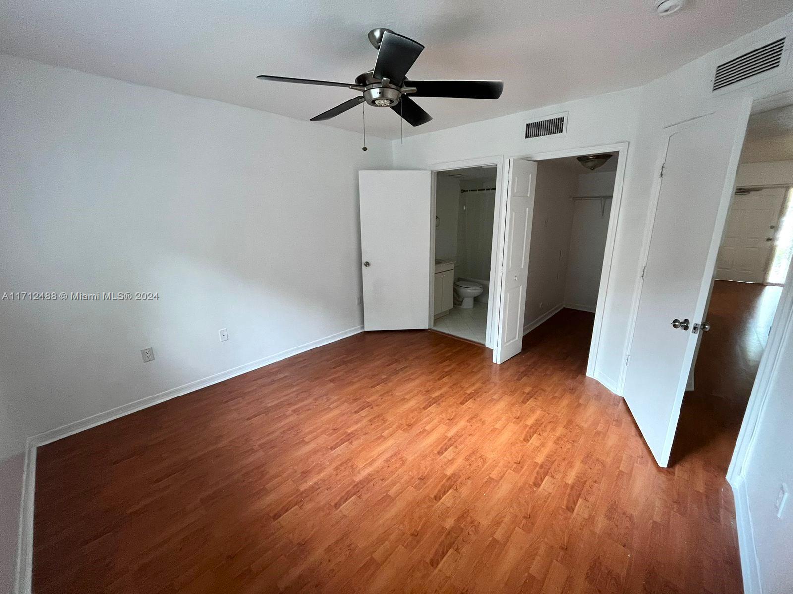 930 NE 34th Ave # 203