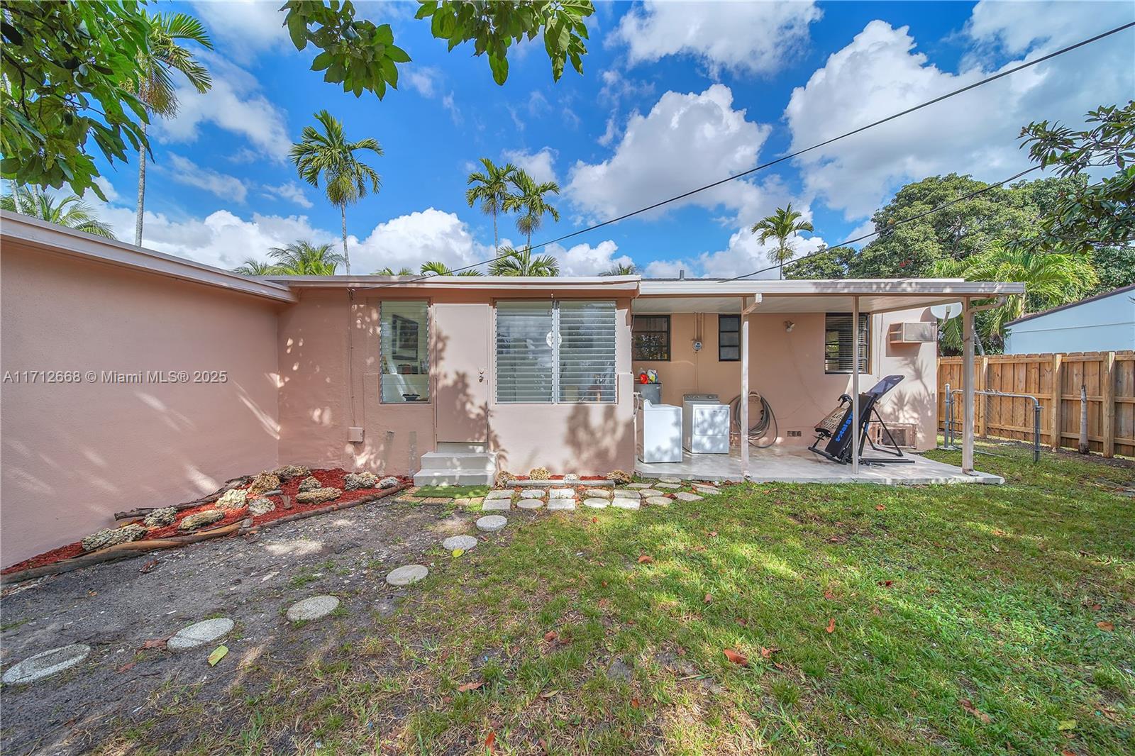 6750 SW 29th St