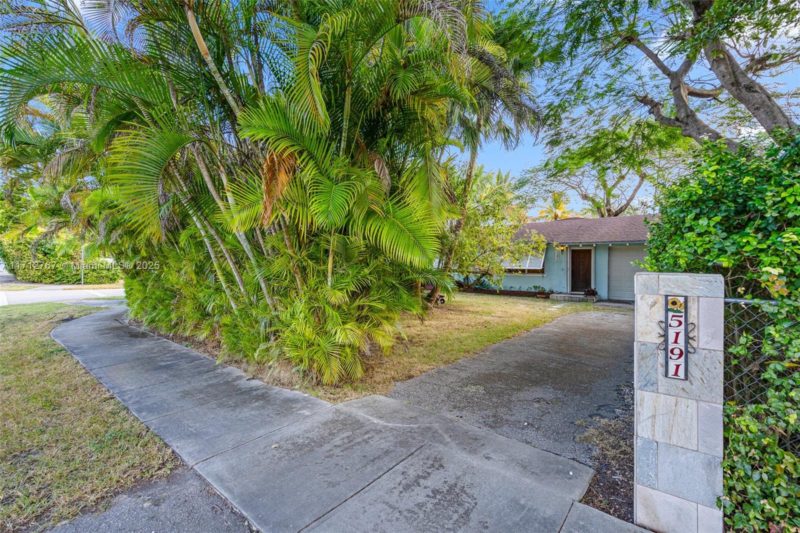 5191 SW 67th Ave